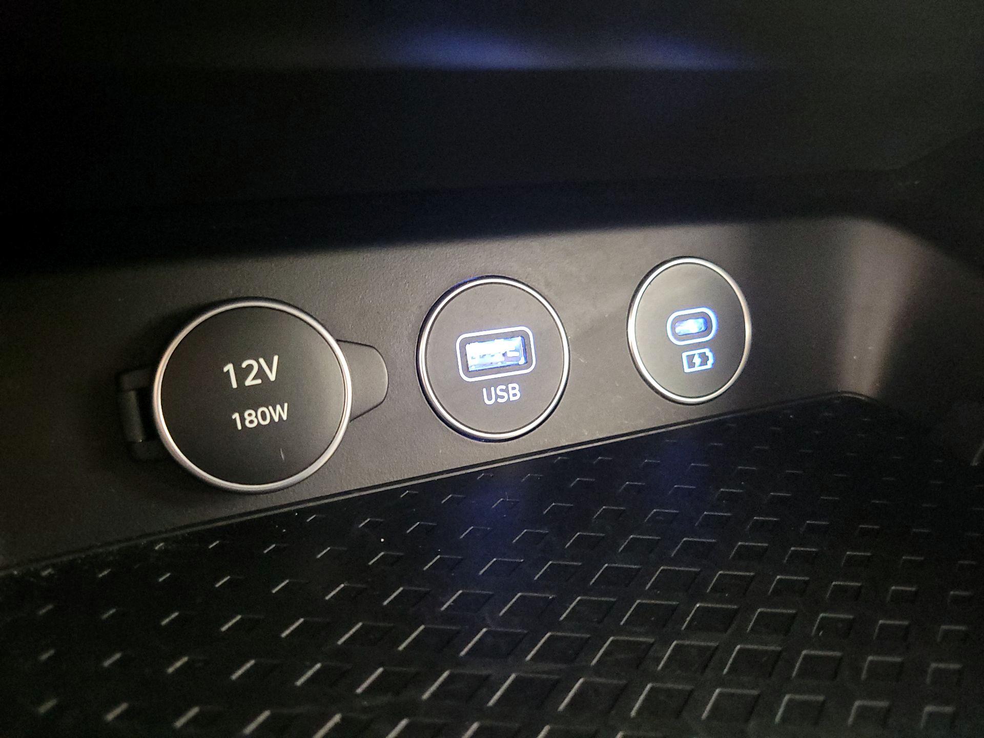 Thumbnail: 2025 Genesis G70 - 19