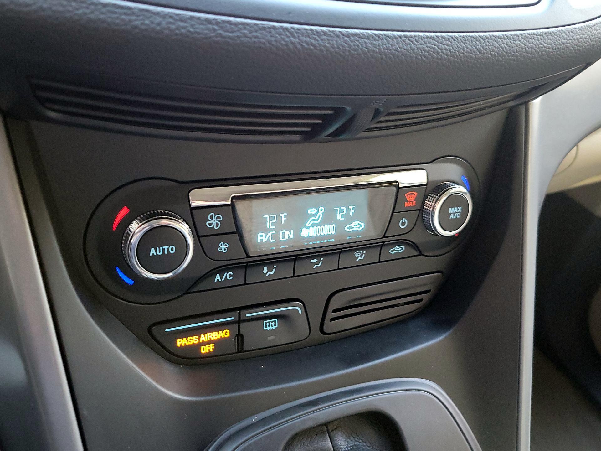 Thumbnail: 2016 Ford Escape - 17