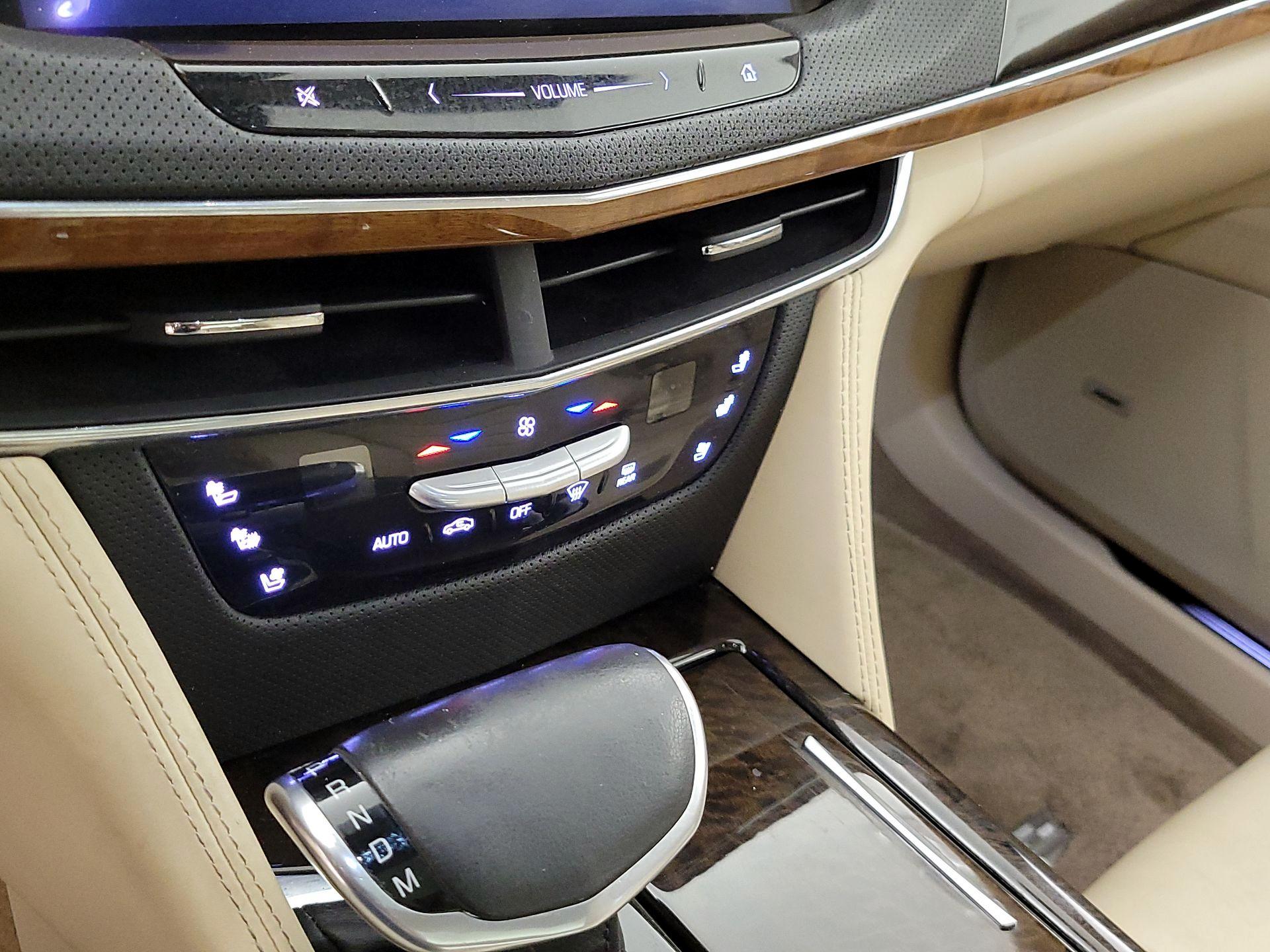 Thumbnail: 2018 Cadillac CT6 - 17