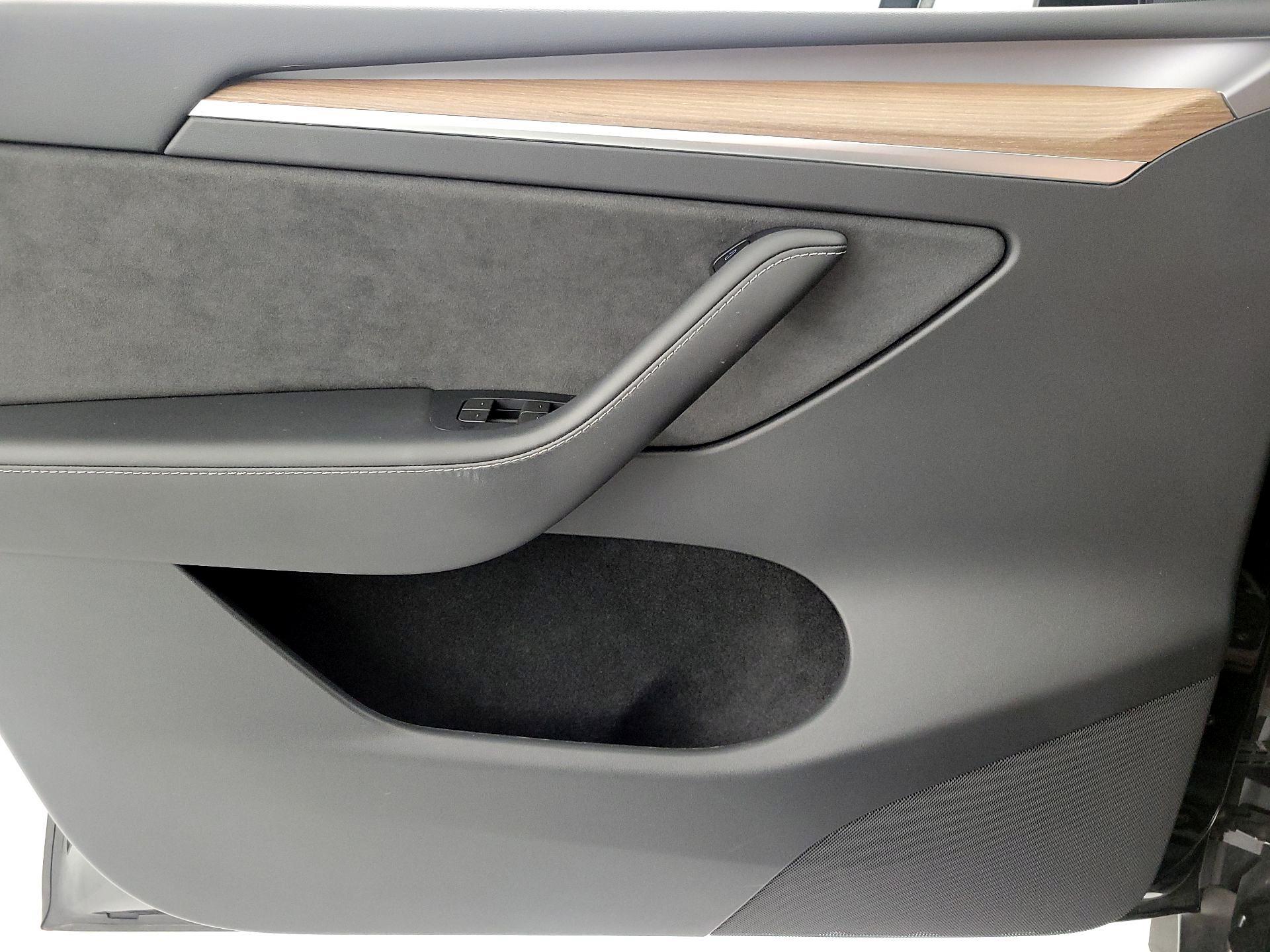 Thumbnail: 2023 Tesla Model Y - 18