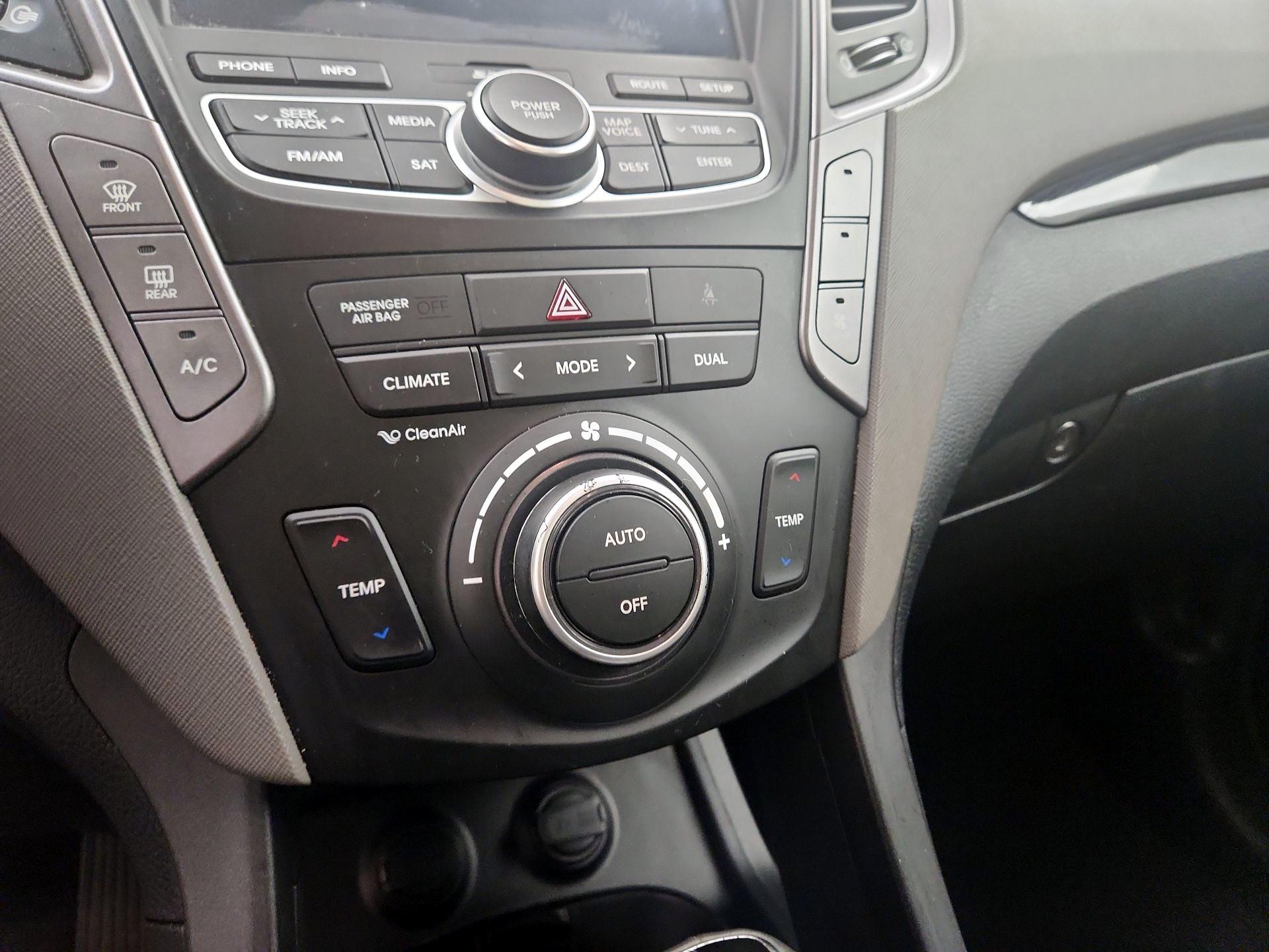 Thumbnail: 2014 Hyundai Santa Fe - 17