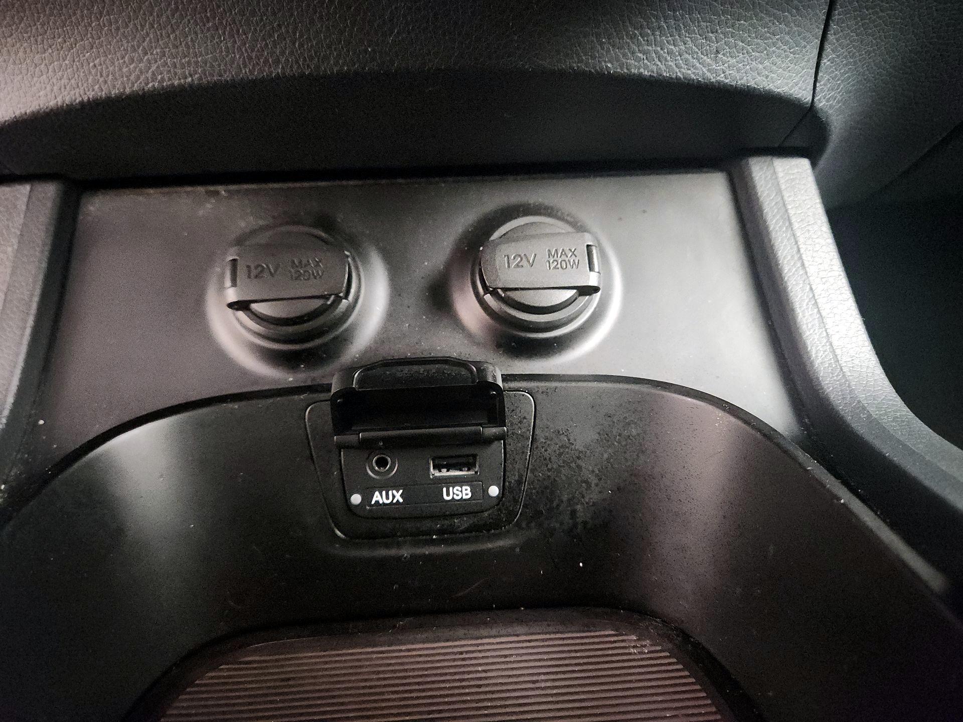 Thumbnail: 2014 Hyundai Santa Fe - 19