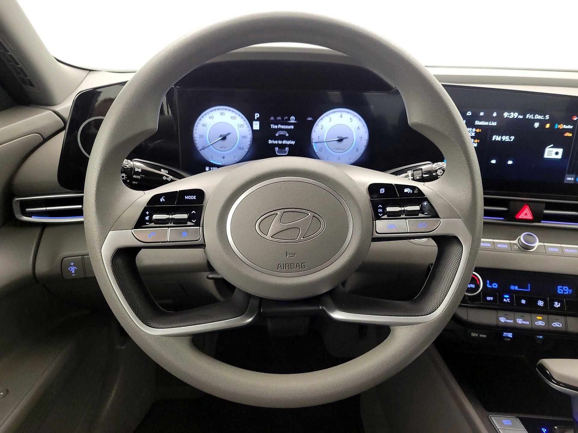 Thumbnail: 2024 Hyundai Elantra - 10