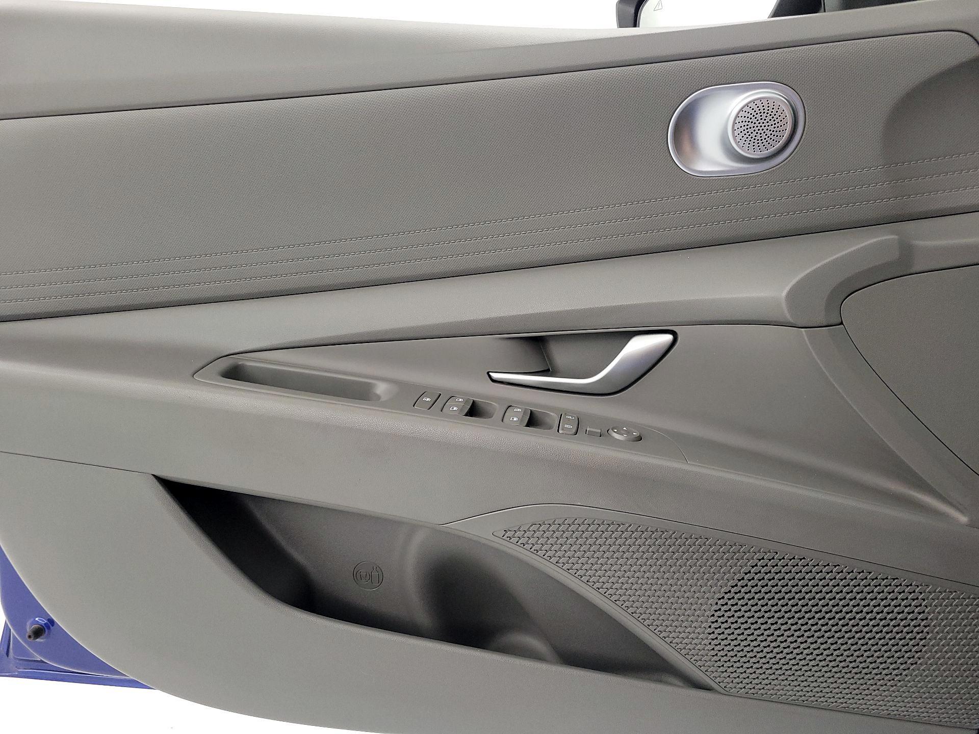 Thumbnail: 2024 Hyundai Elantra - 12