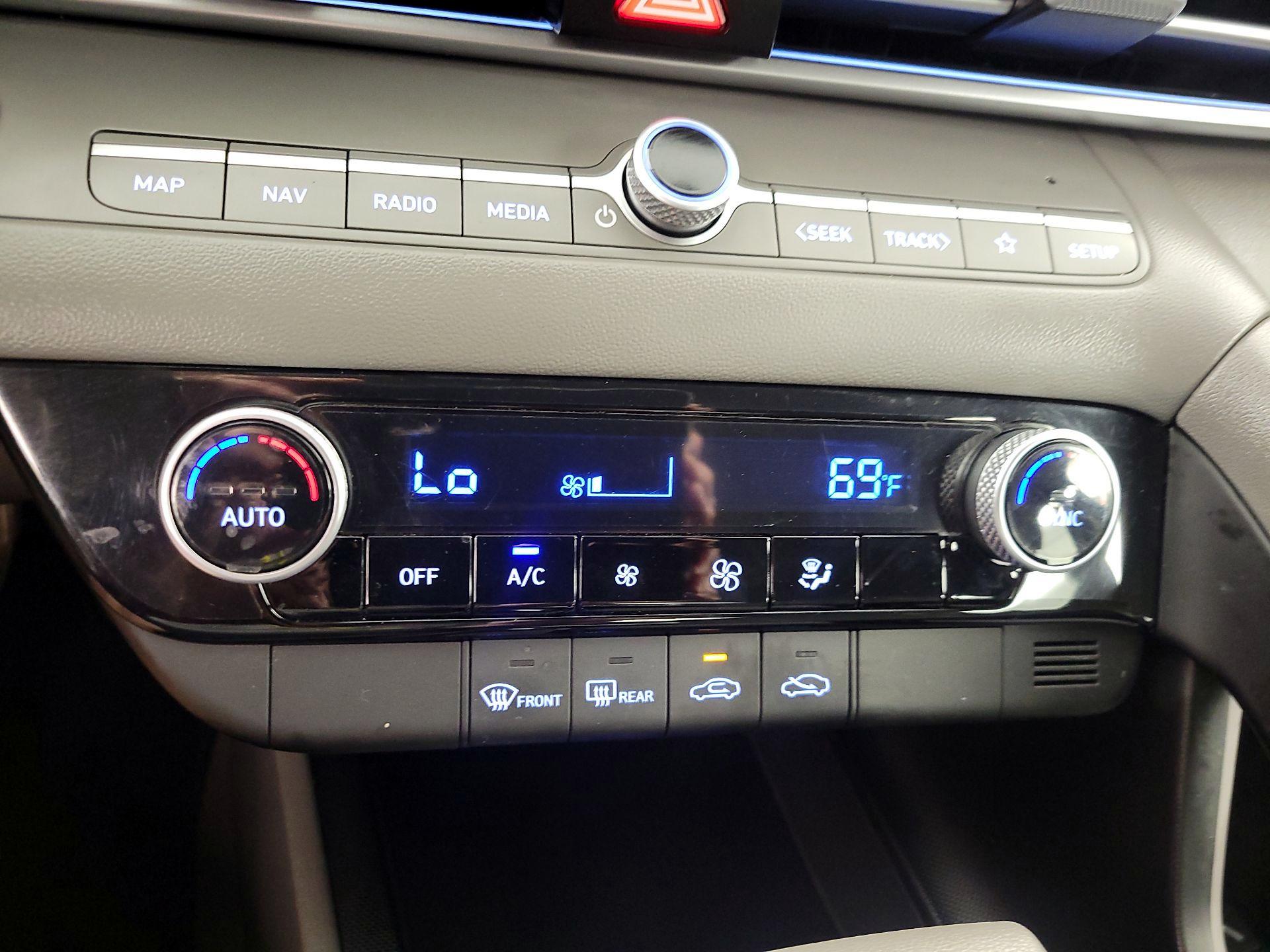 Thumbnail: 2024 Hyundai Elantra - 17