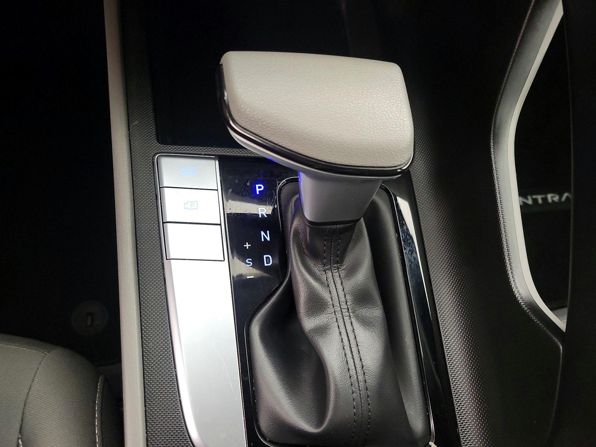 Thumbnail: 2024 Hyundai Elantra - 18