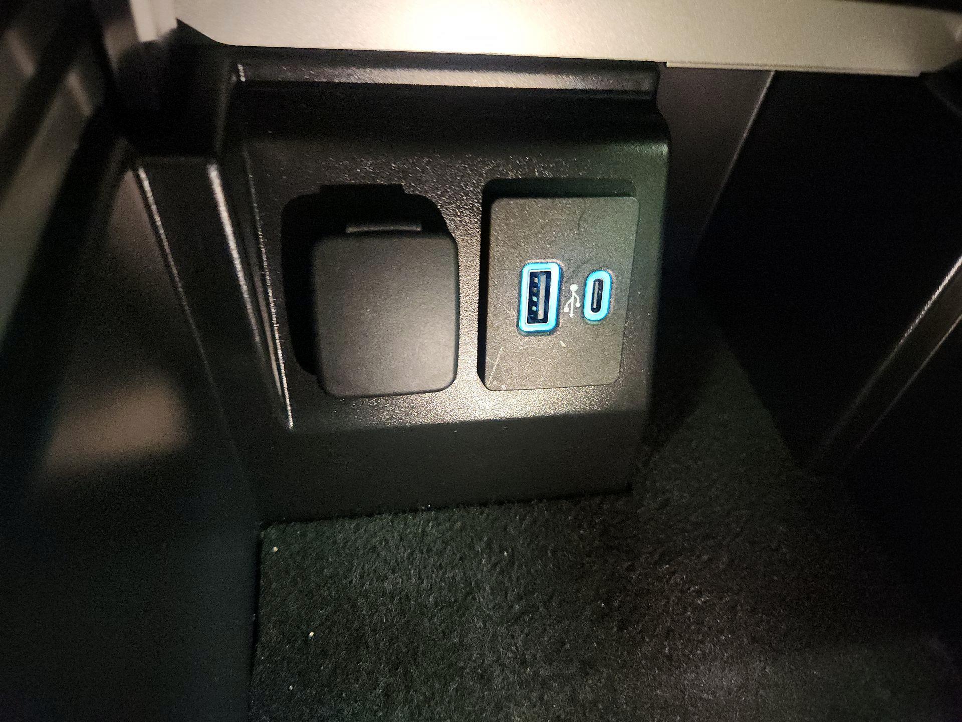 Thumbnail: 2023 Ford Explorer - 19