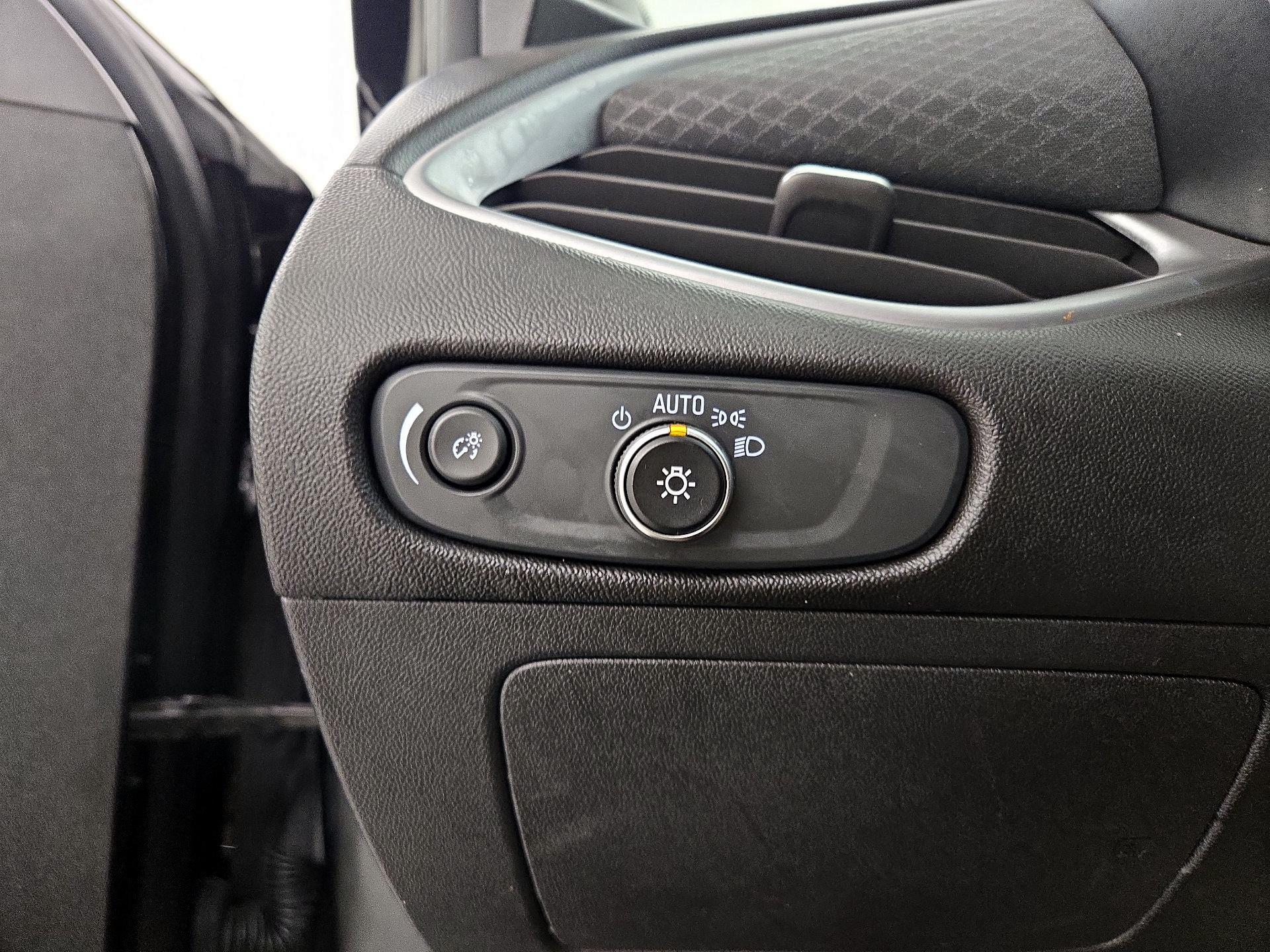 Thumbnail: 2024 Chevrolet Malibu - 13