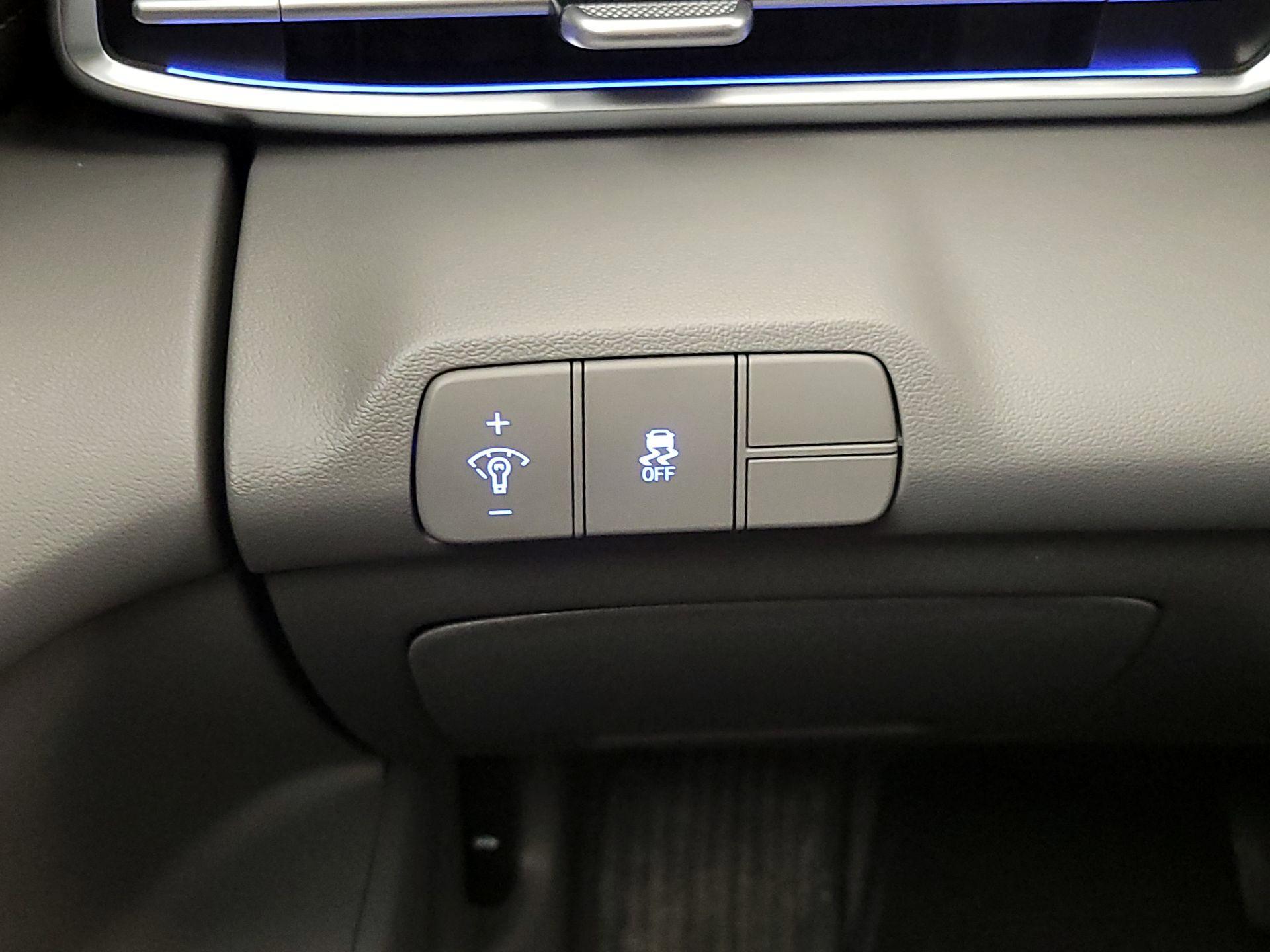 Thumbnail: 2025 Hyundai Elantra - 13