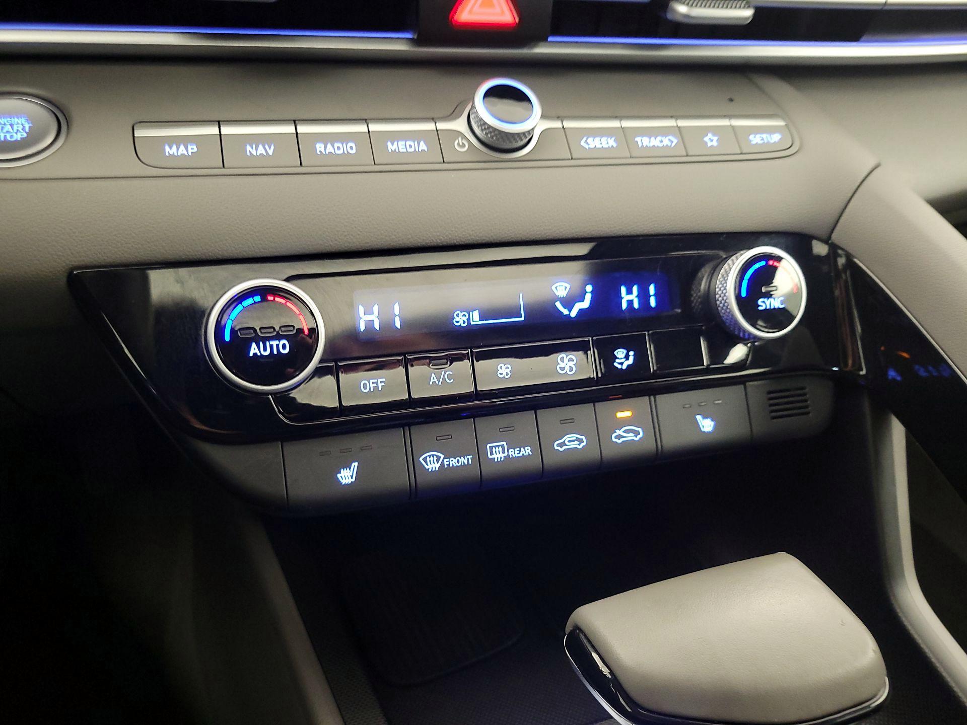 Thumbnail: 2025 Hyundai Elantra - 16