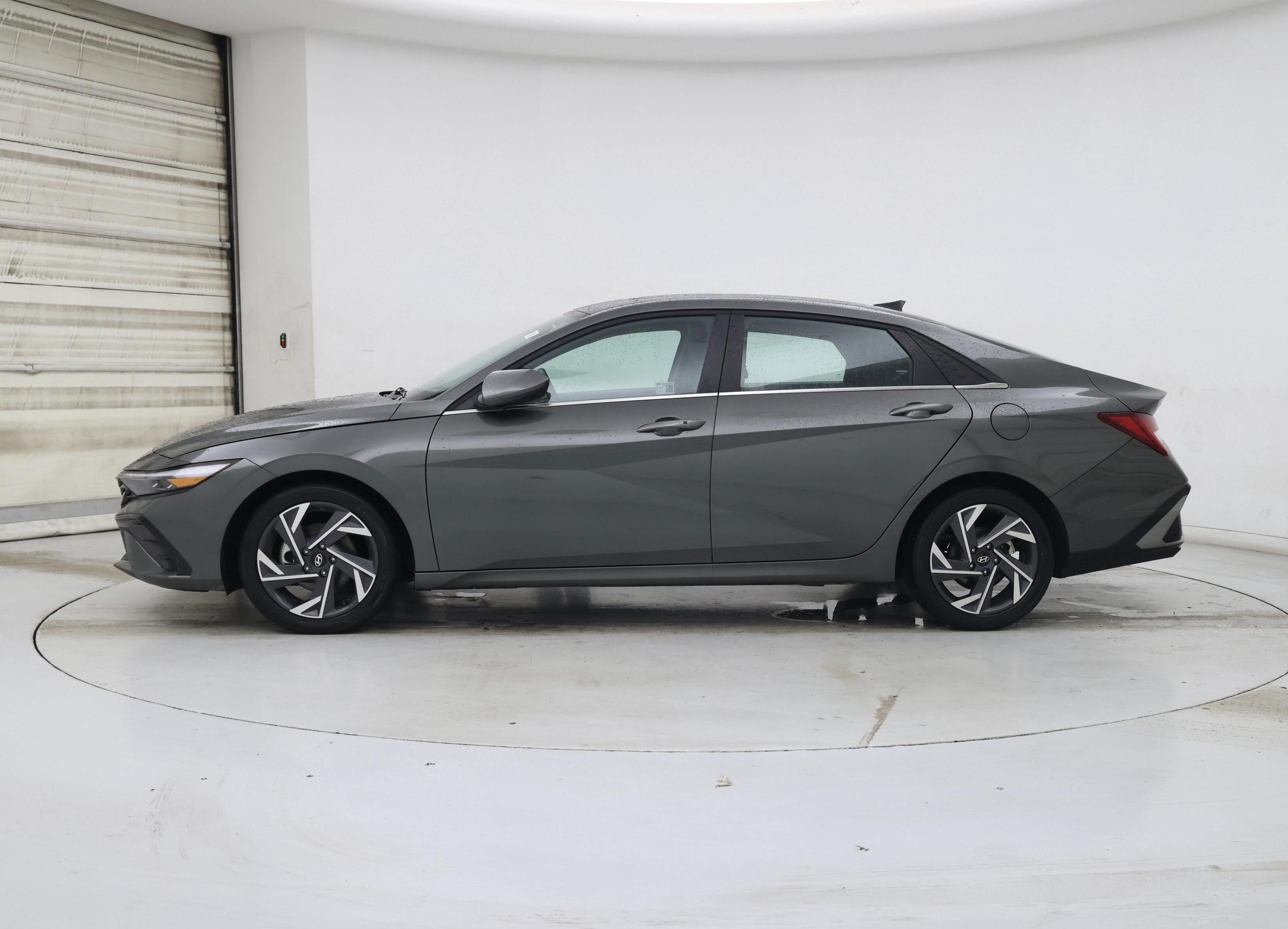 Thumbnail: 2025 Hyundai Elantra - 3