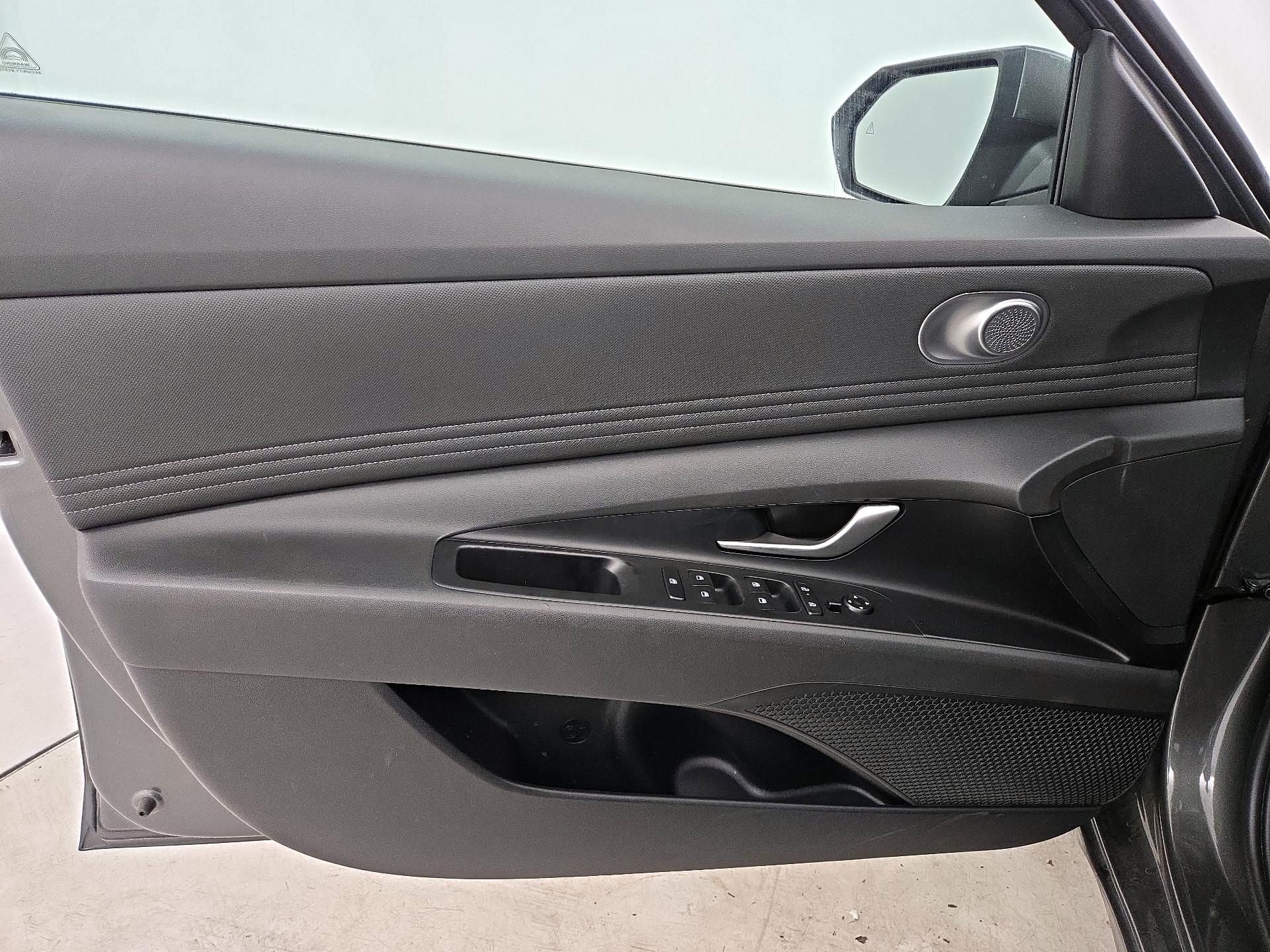 Thumbnail: 2025 Hyundai Elantra - 12