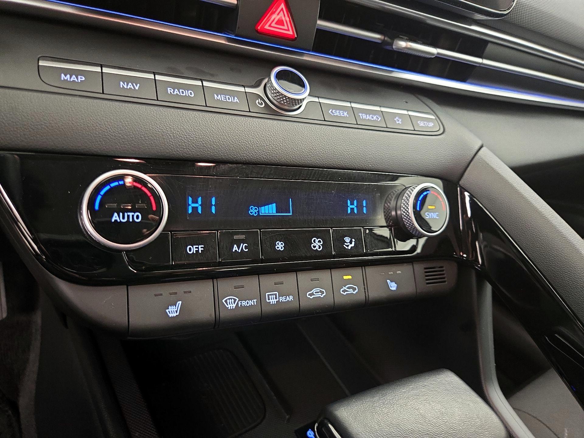 Thumbnail: 2025 Hyundai Elantra - 17