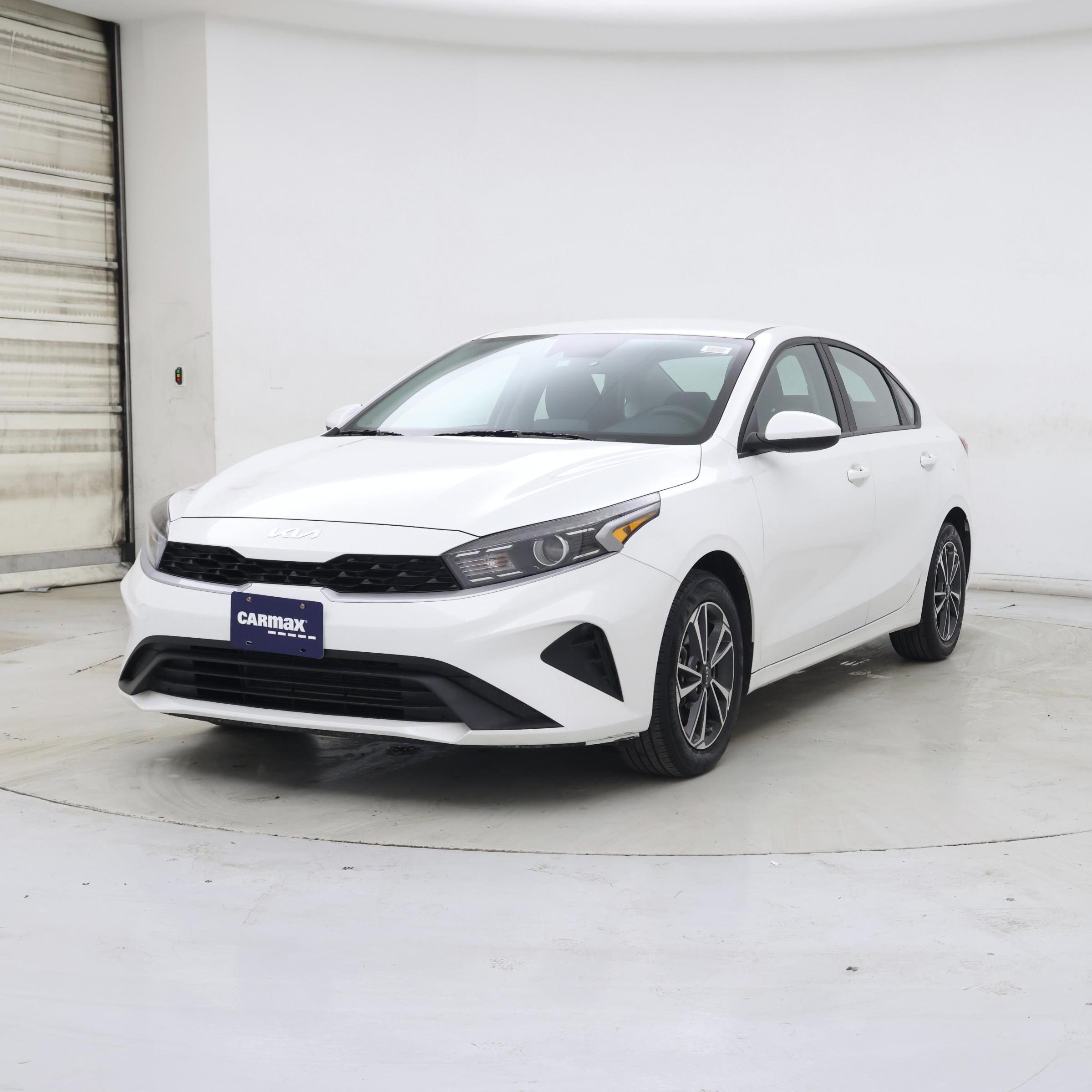 Thumbnail: 2024 Kia Forte - 4