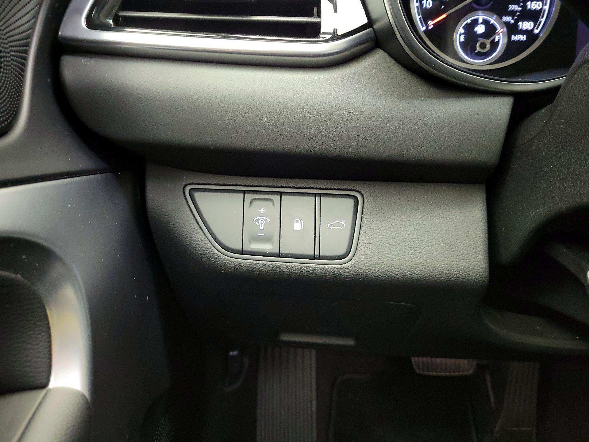 Thumbnail: 2025 Genesis G70 - 13