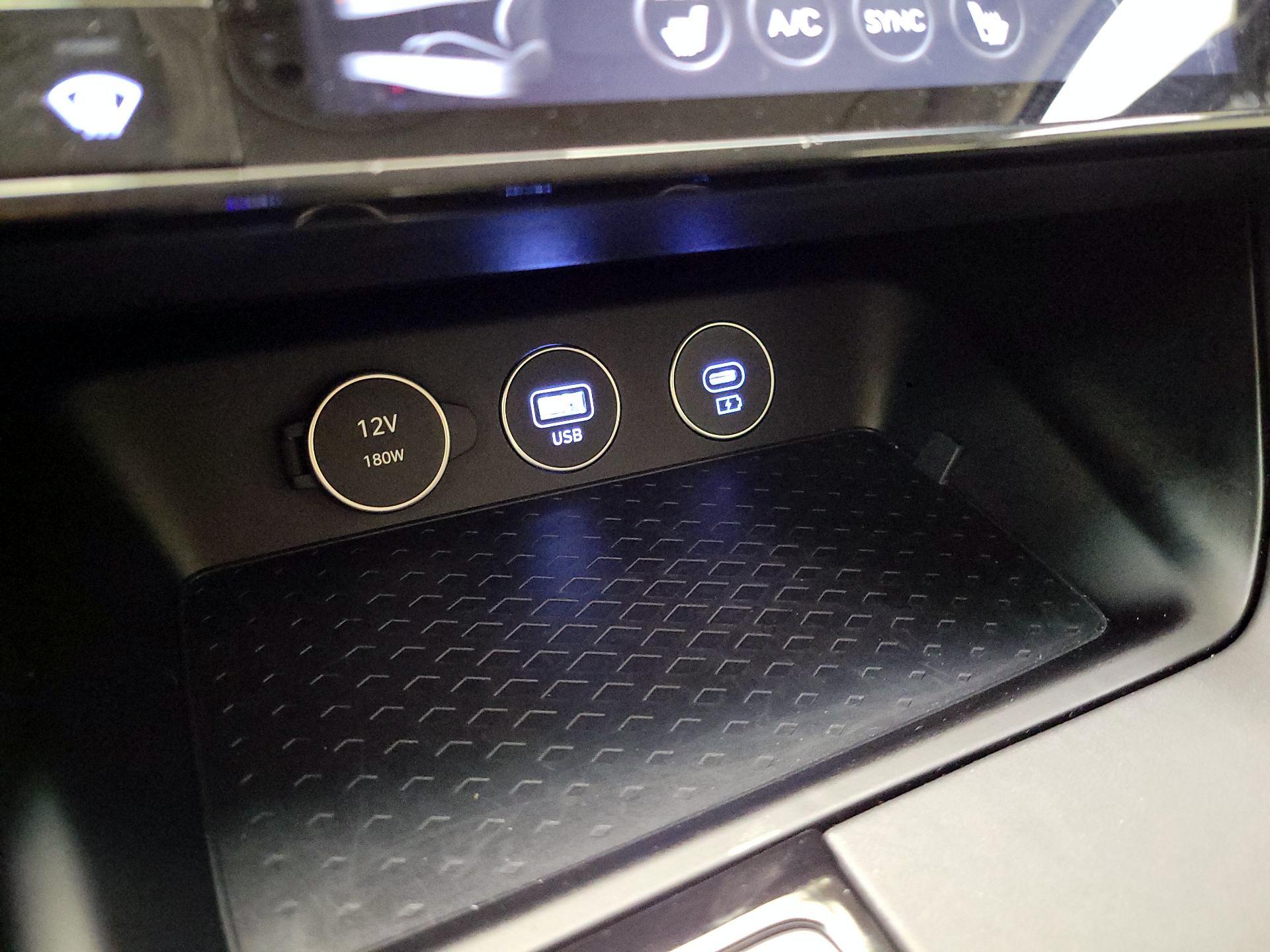 Thumbnail: 2025 Genesis G70 - 19