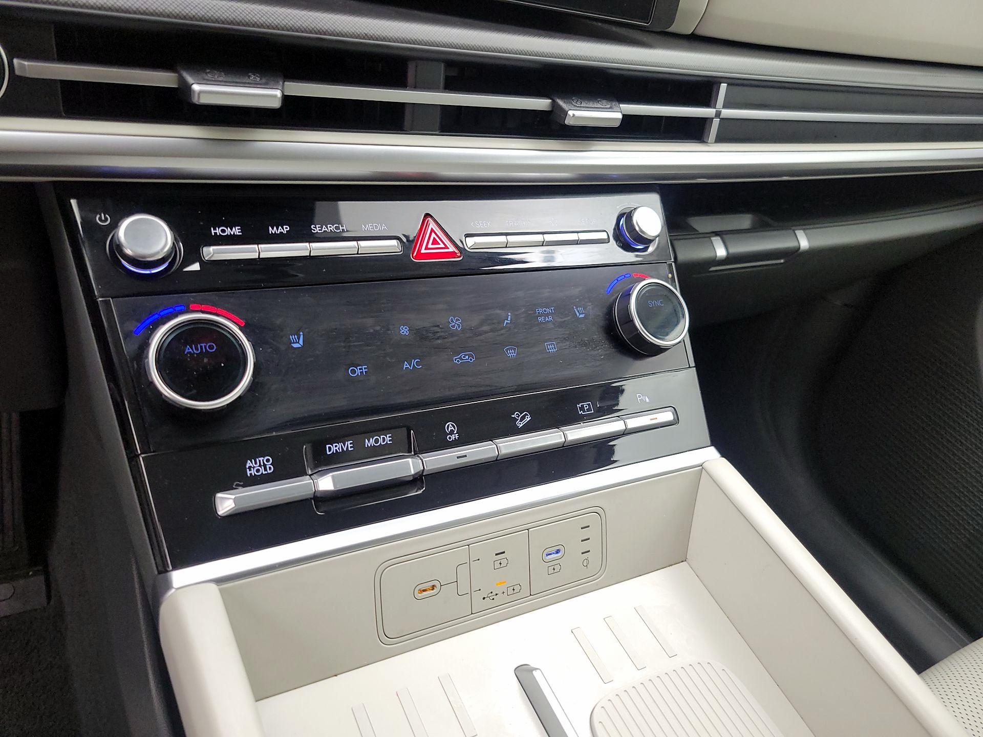 Thumbnail: 2025 Hyundai Santa Fe - 16