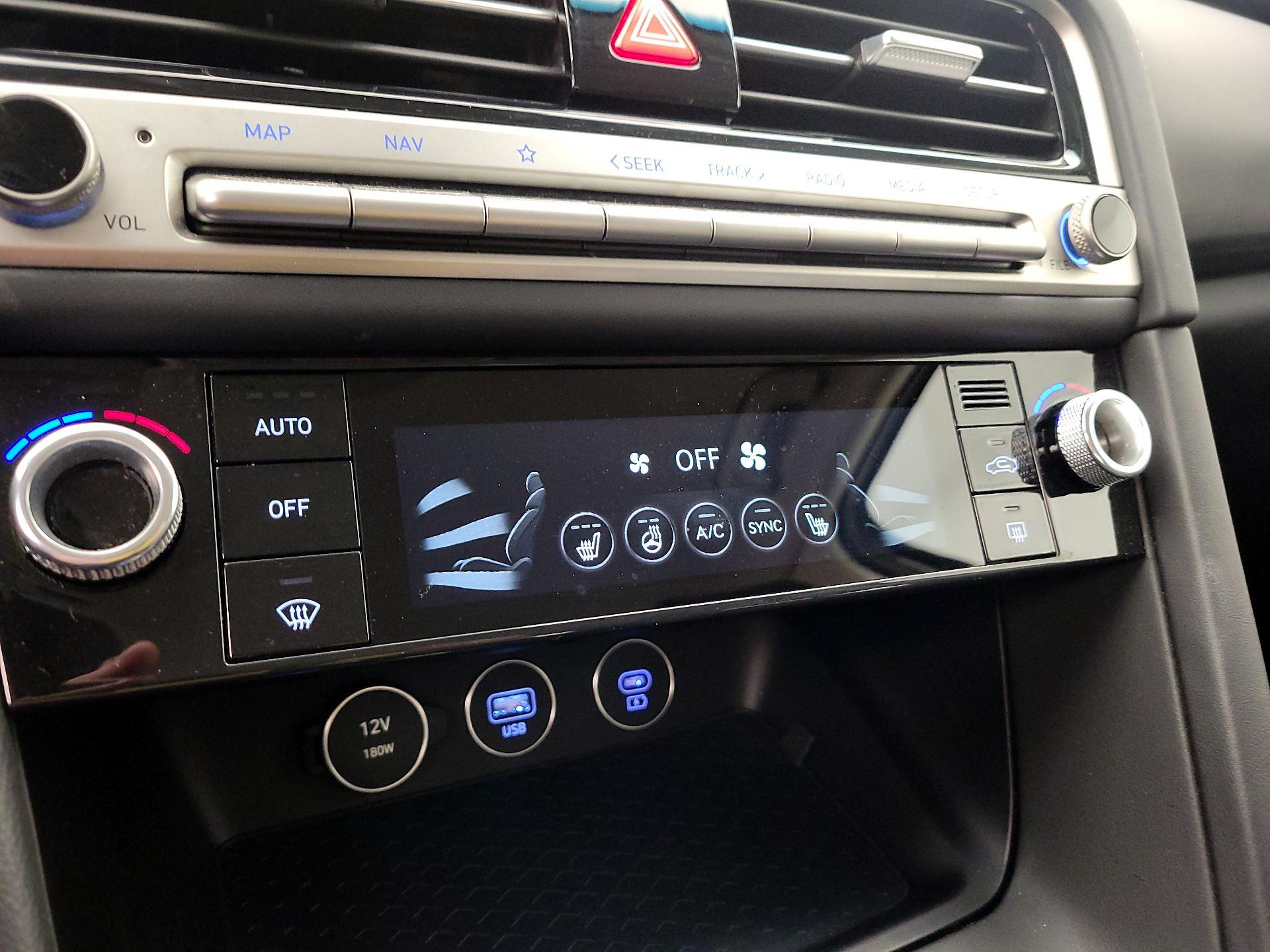 Thumbnail: 2025 Genesis G70 - 17