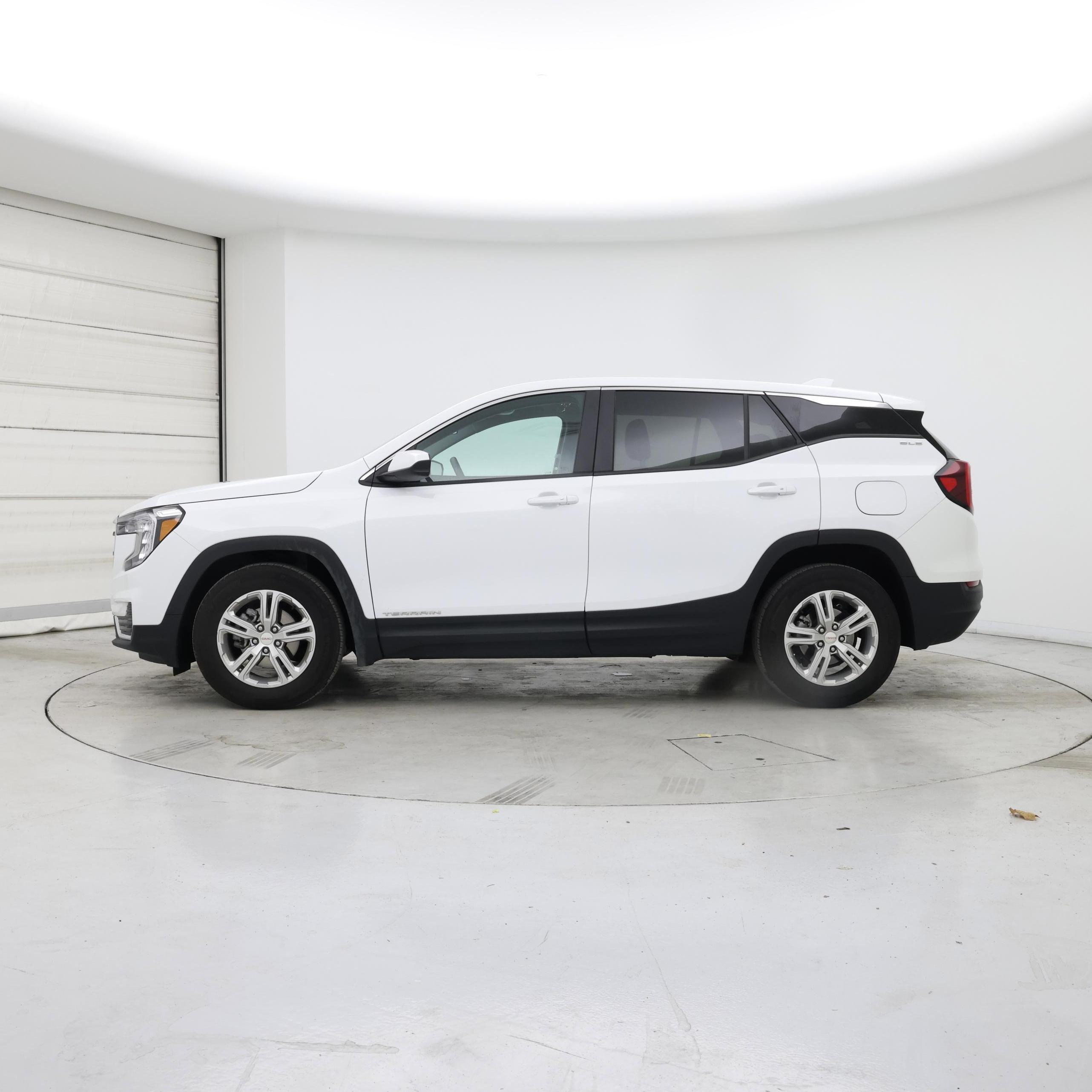 Thumbnail: 2024 GMC Terrain - 3