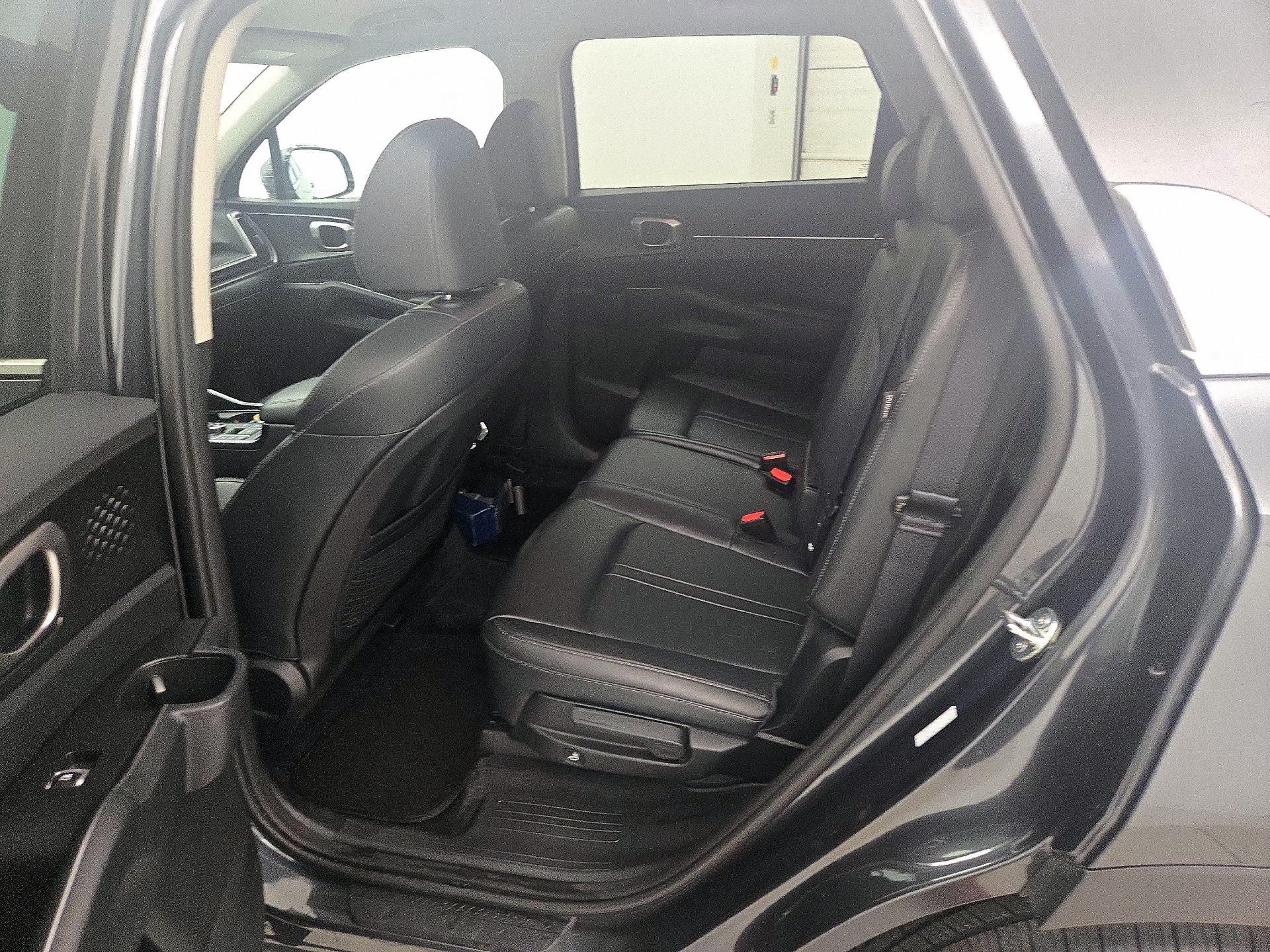 Thumbnail: 2024 Kia Sorento - 20