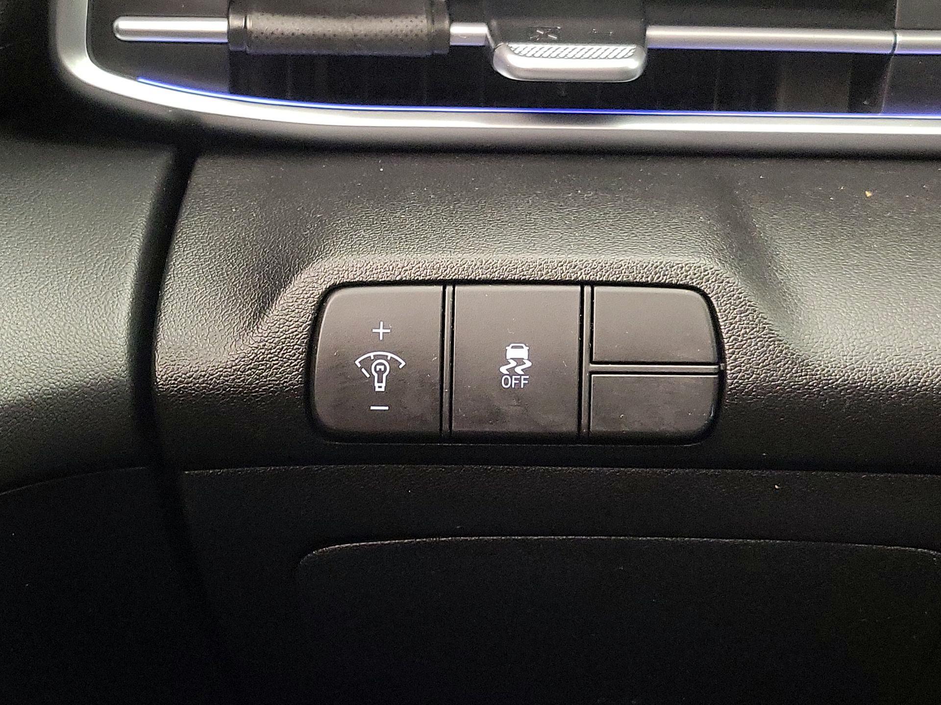 Thumbnail: 2025 Hyundai Elantra - 13