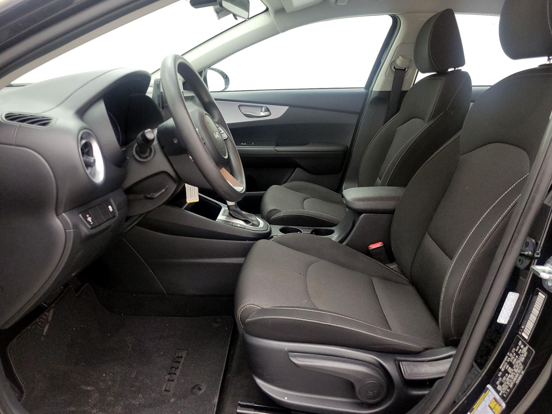 Thumbnail: 2024 Kia Forte - 11