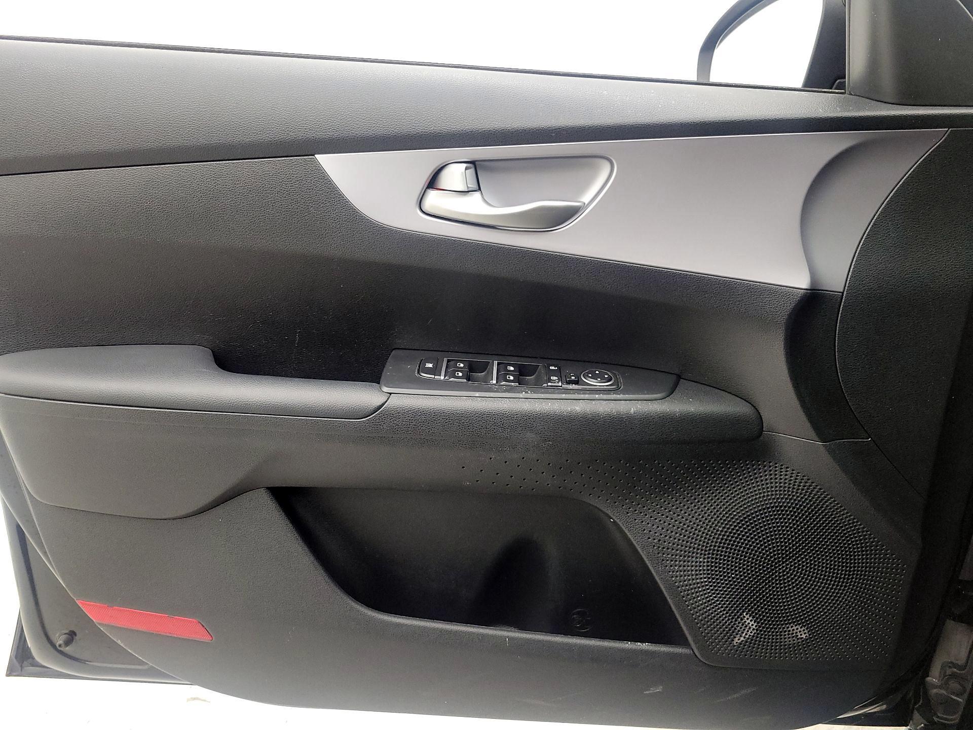 Thumbnail: 2024 Kia Forte - 12