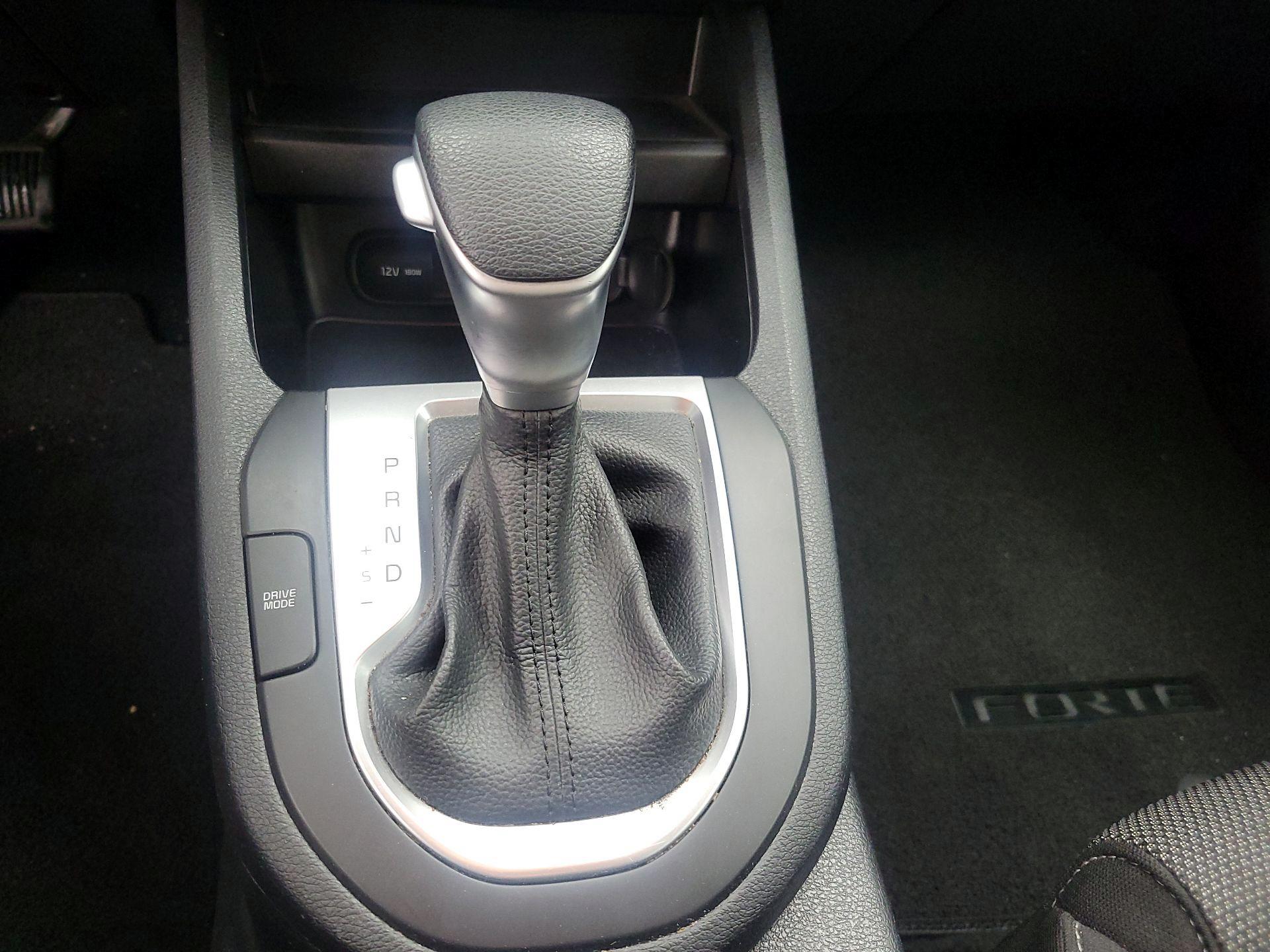 Thumbnail: 2024 Kia Forte - 17