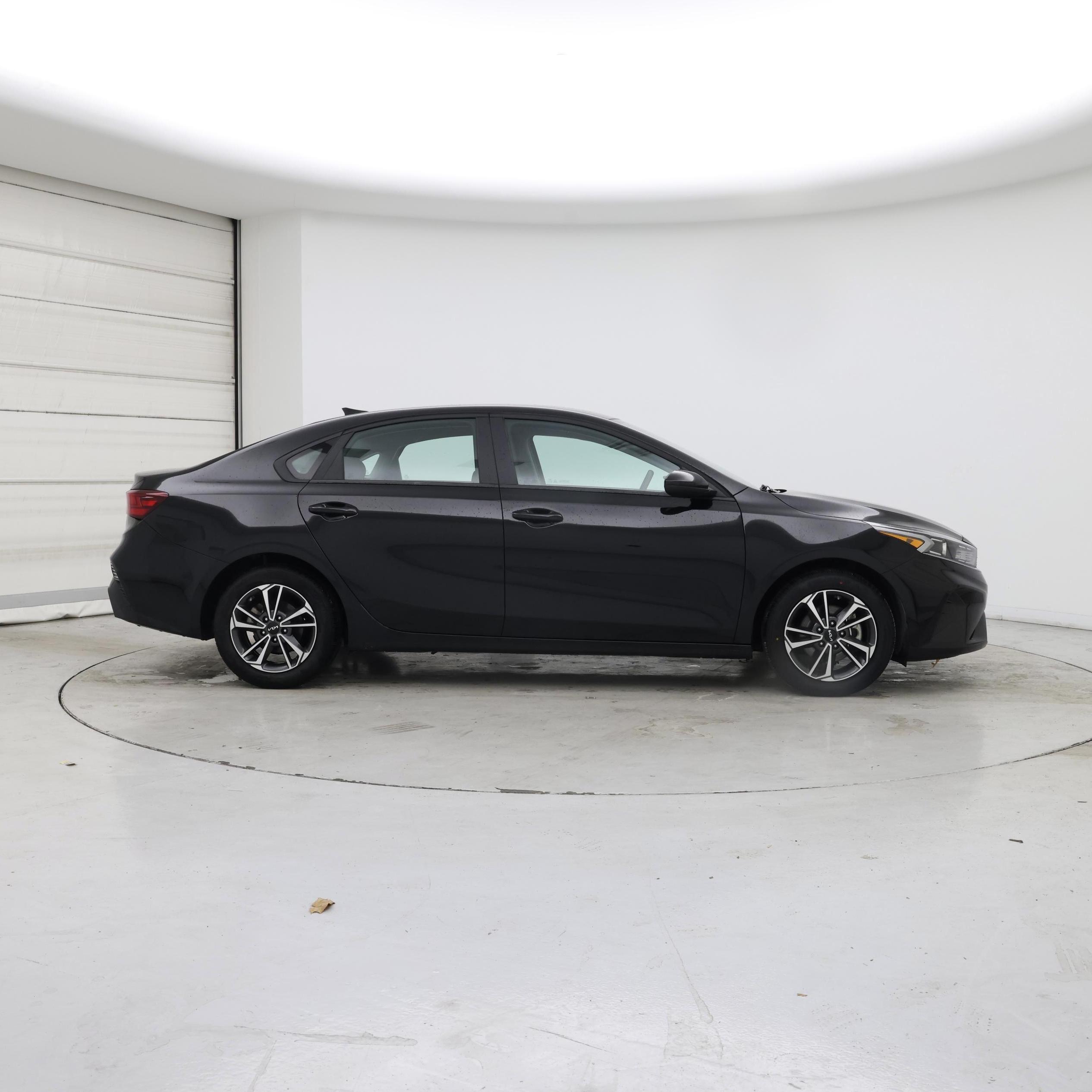 Thumbnail: 2024 Kia Forte - 7