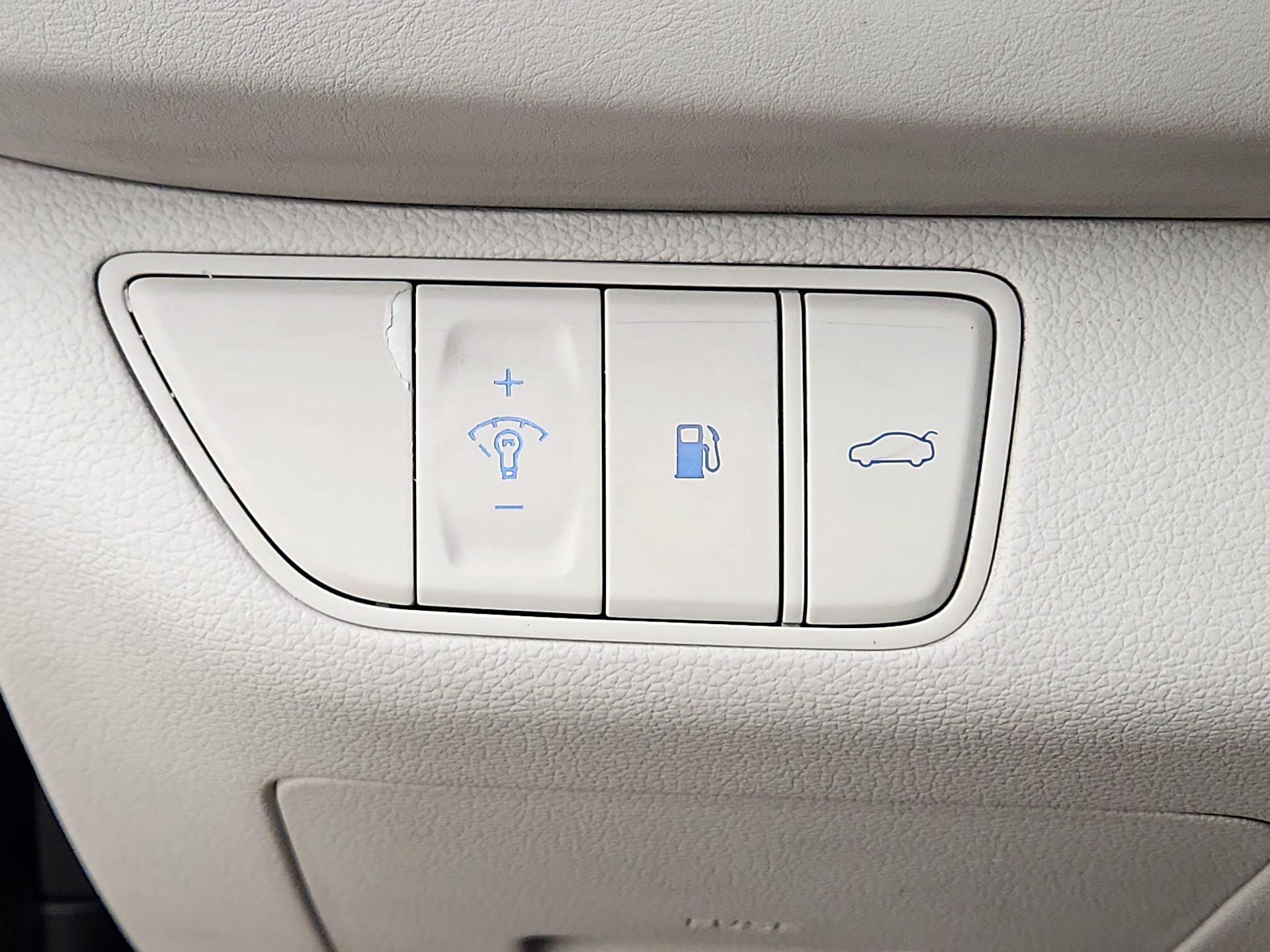 Thumbnail: 2025 Genesis G70 - 13