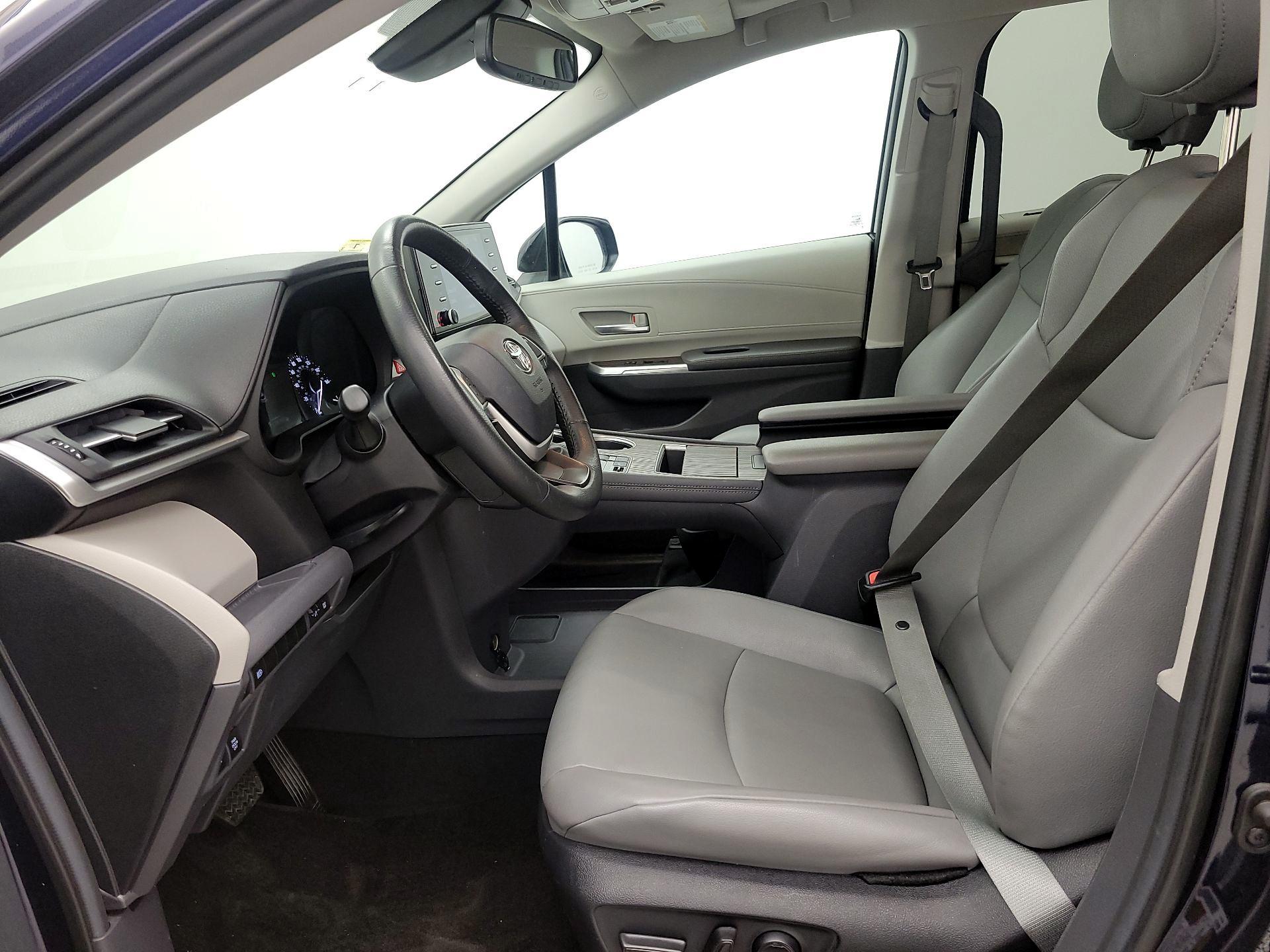 Thumbnail: 2024 Toyota Sienna - 11