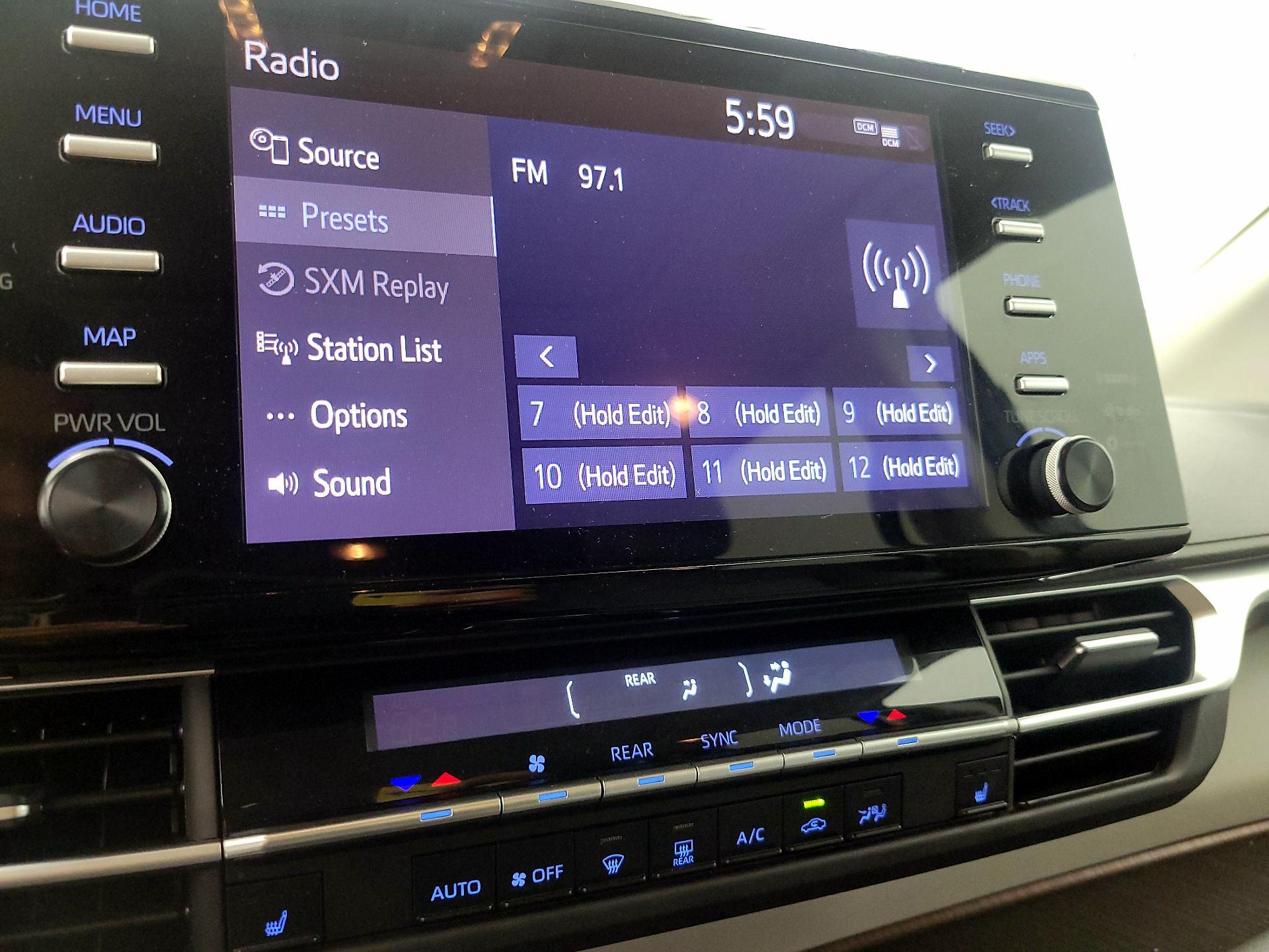 Thumbnail: 2024 Toyota Sienna - 15