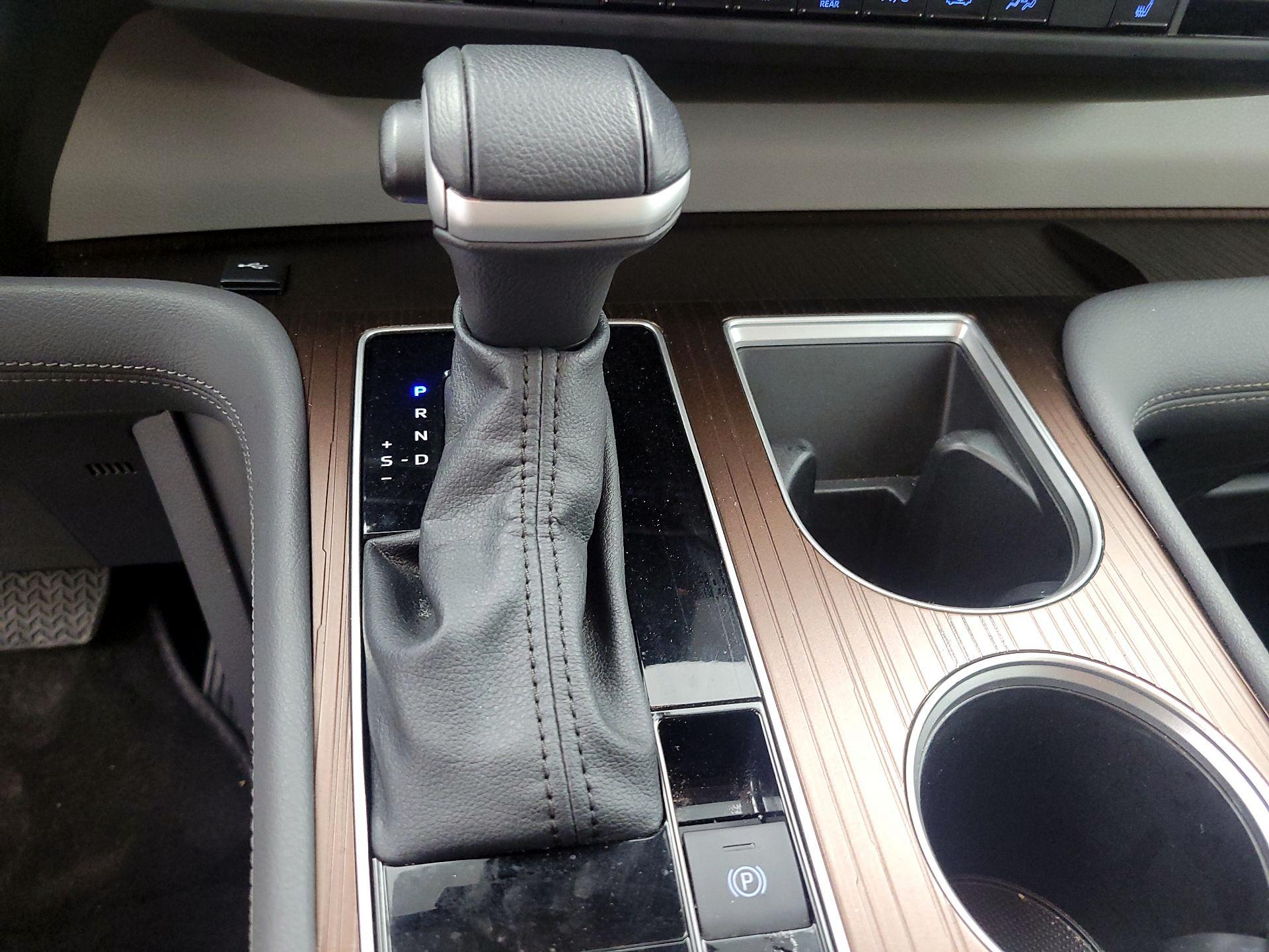 Thumbnail: 2024 Toyota Sienna - 17