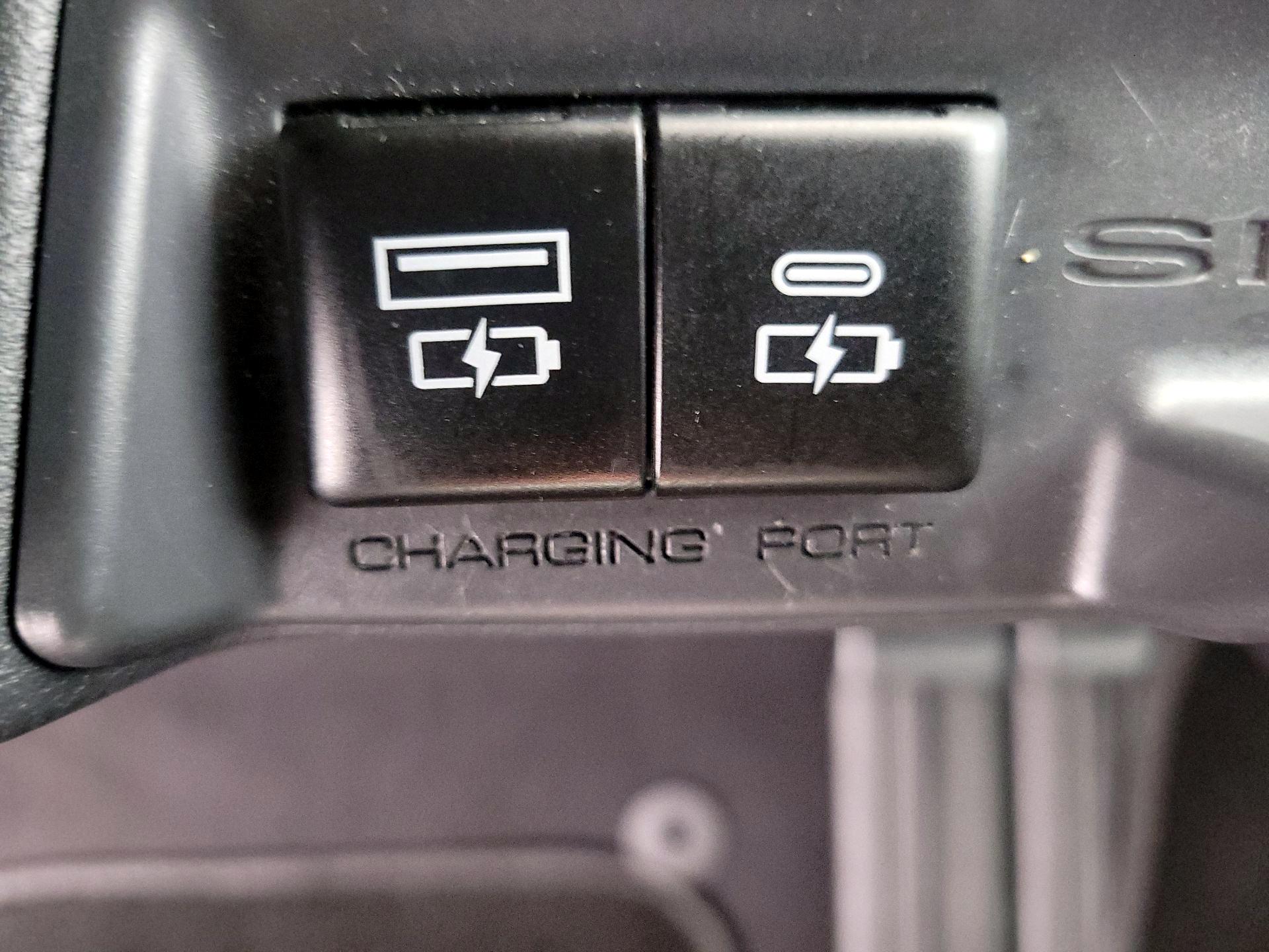 Thumbnail: 2024 Toyota Sienna - 18