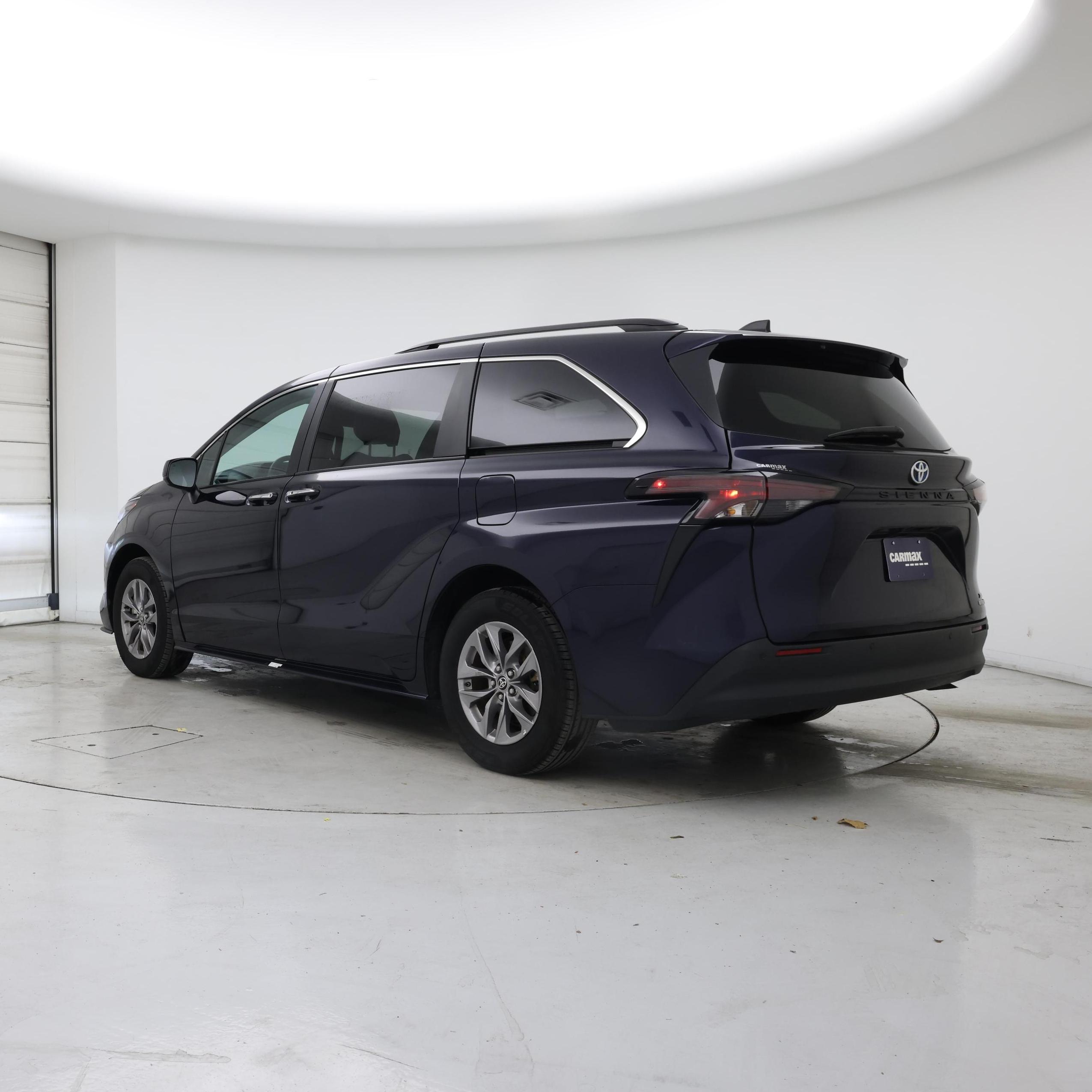 Thumbnail: 2024 Toyota Sienna - 2