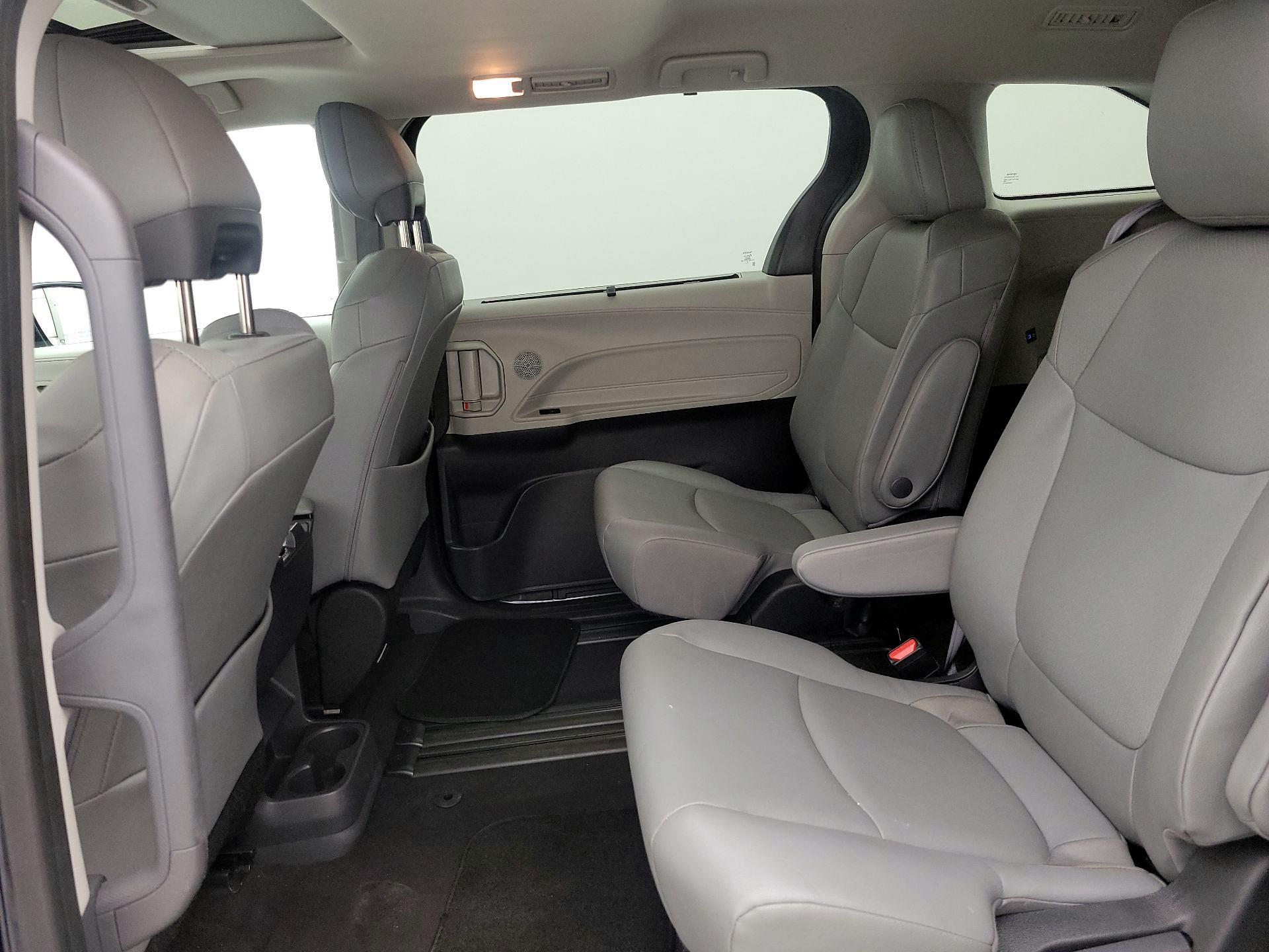 Thumbnail: 2024 Toyota Sienna - 20