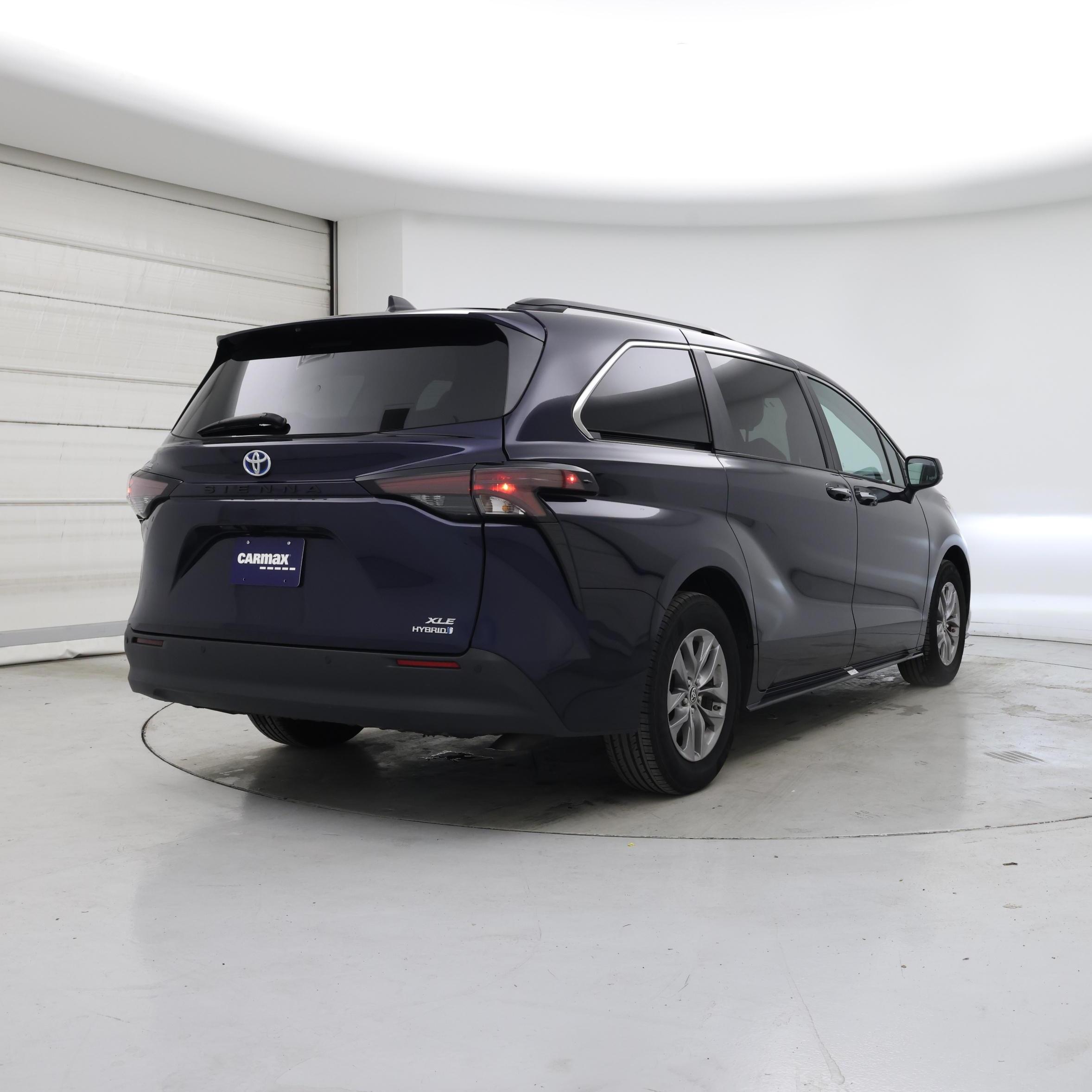 Thumbnail: 2024 Toyota Sienna - 8