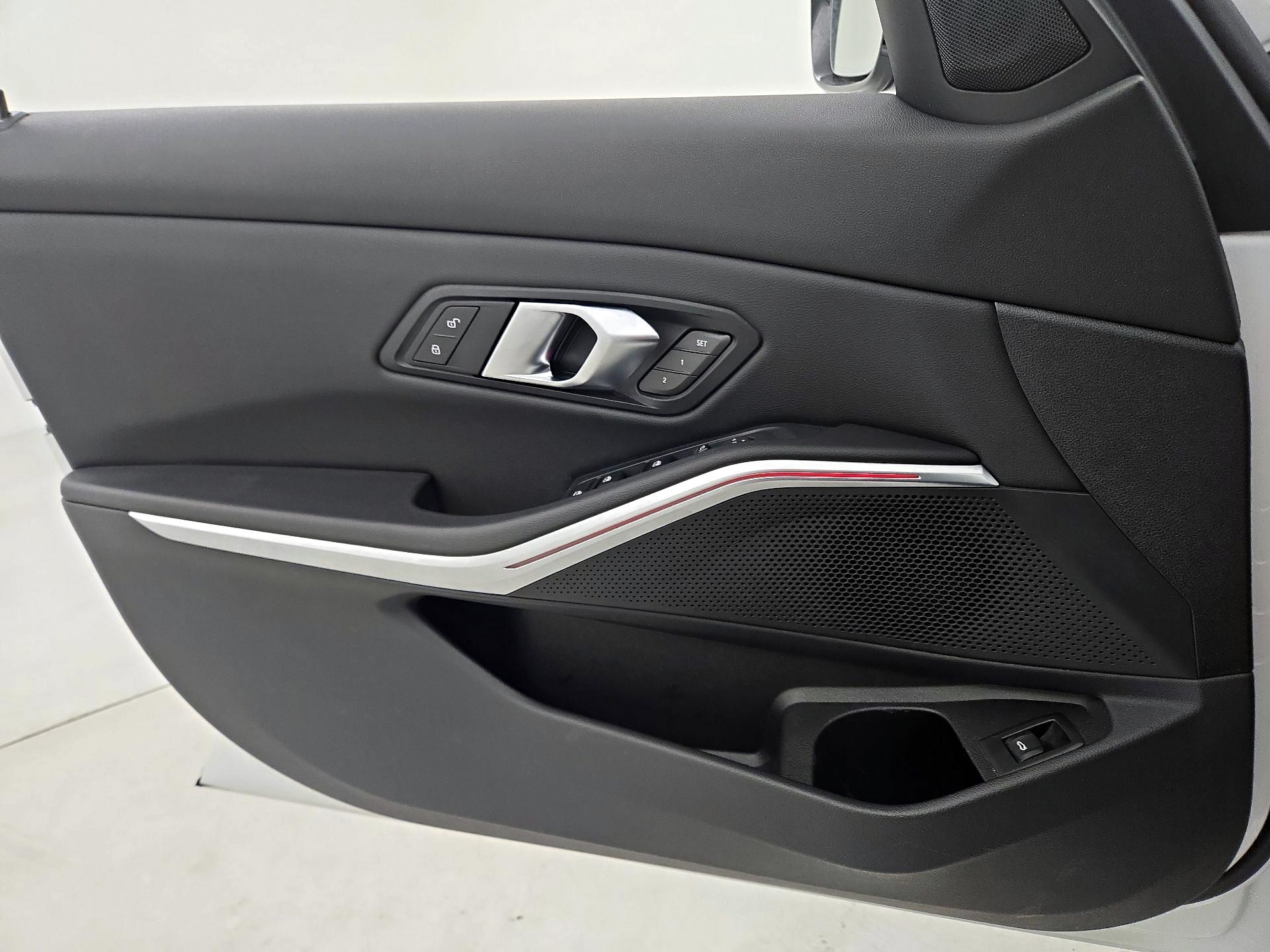 Thumbnail: 2024 BMW 3 Series - 12