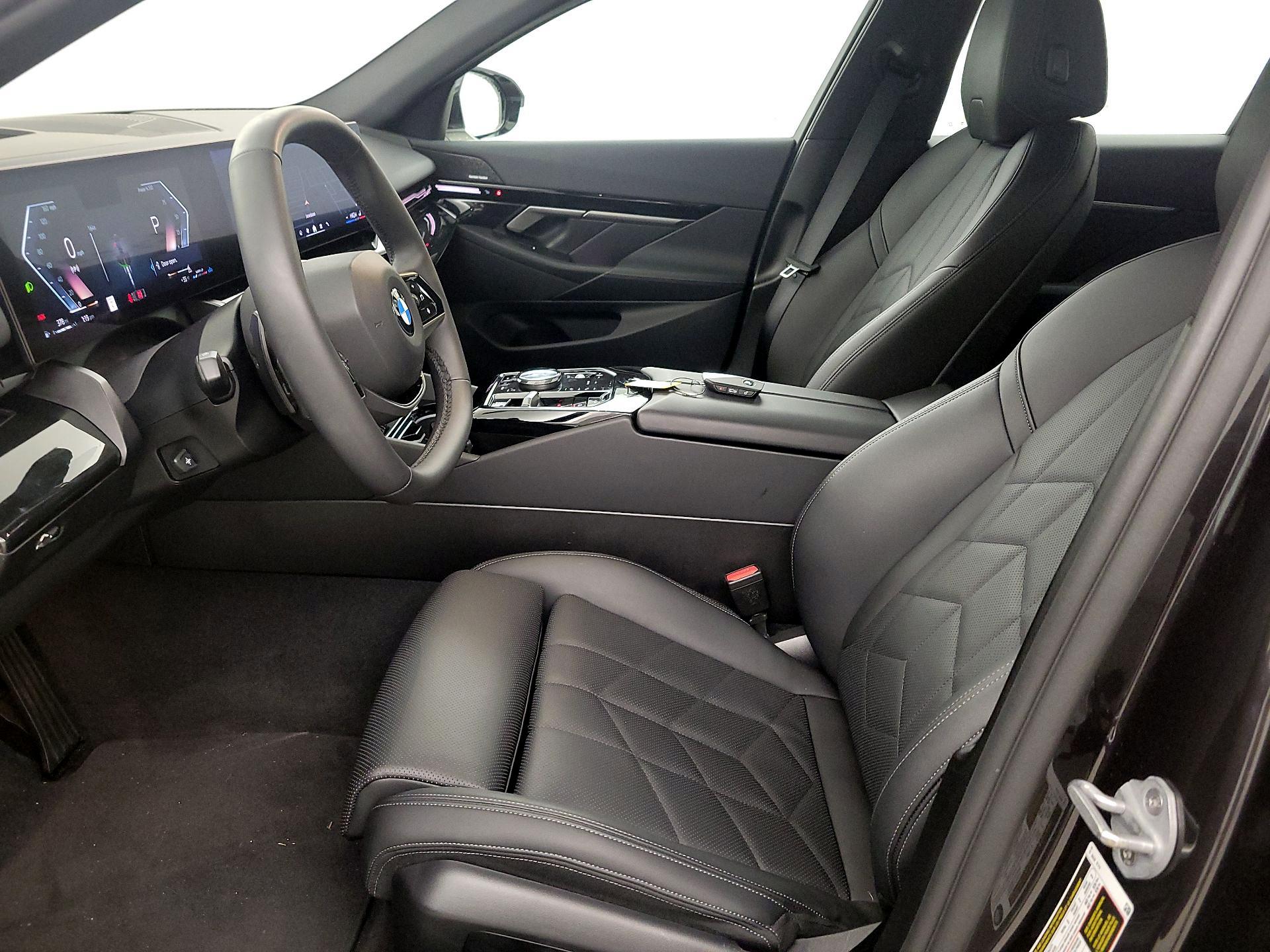 Thumbnail: 2025 BMW 5 Series - 11