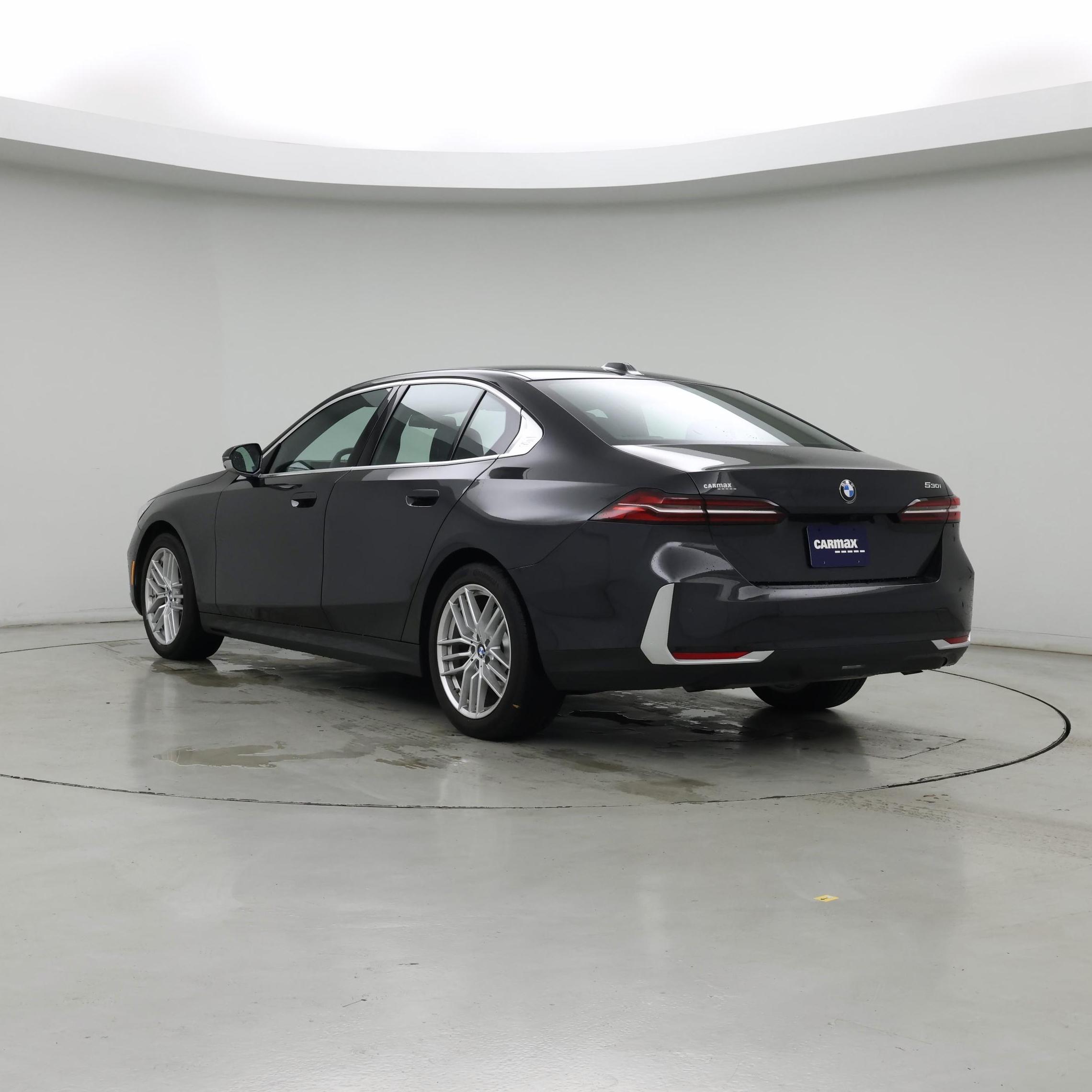 Thumbnail: 2025 BMW 5 Series - 2