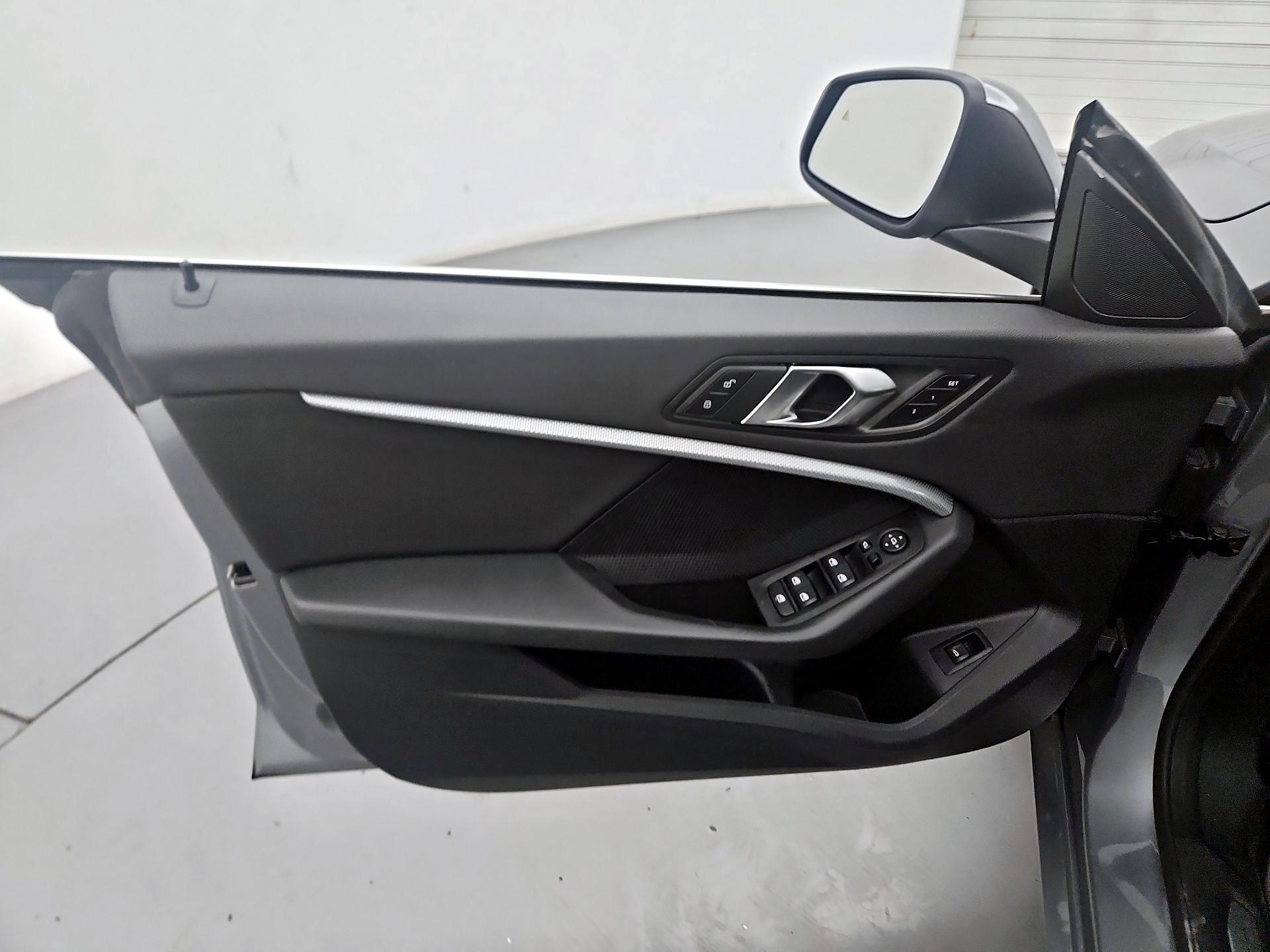 Thumbnail: 2024 BMW 2 Series - 12