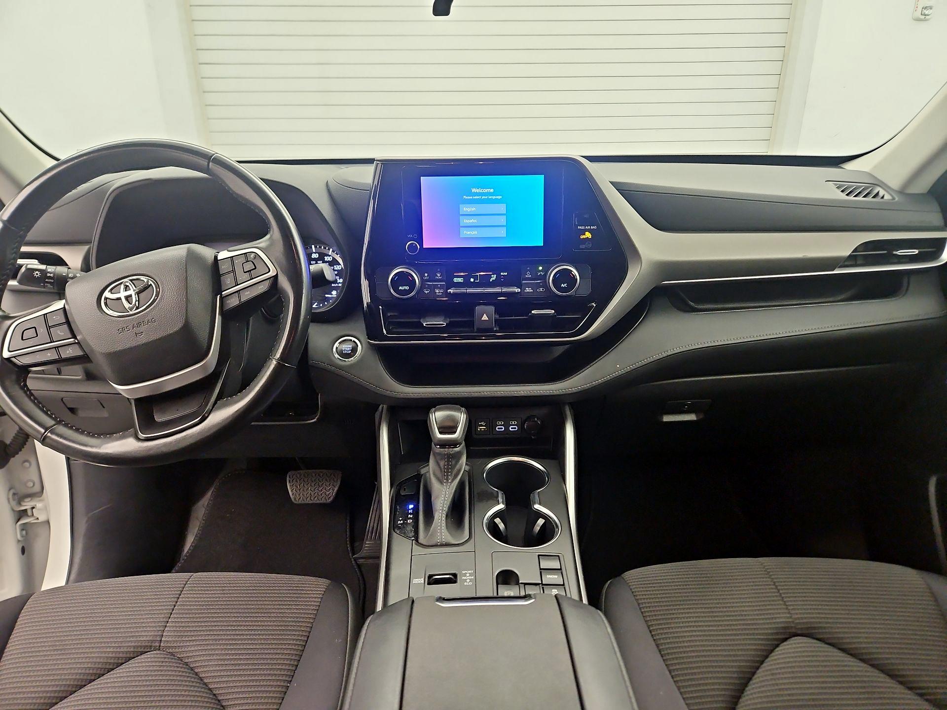 Thumbnail: 2023 Toyota Highlander - 9