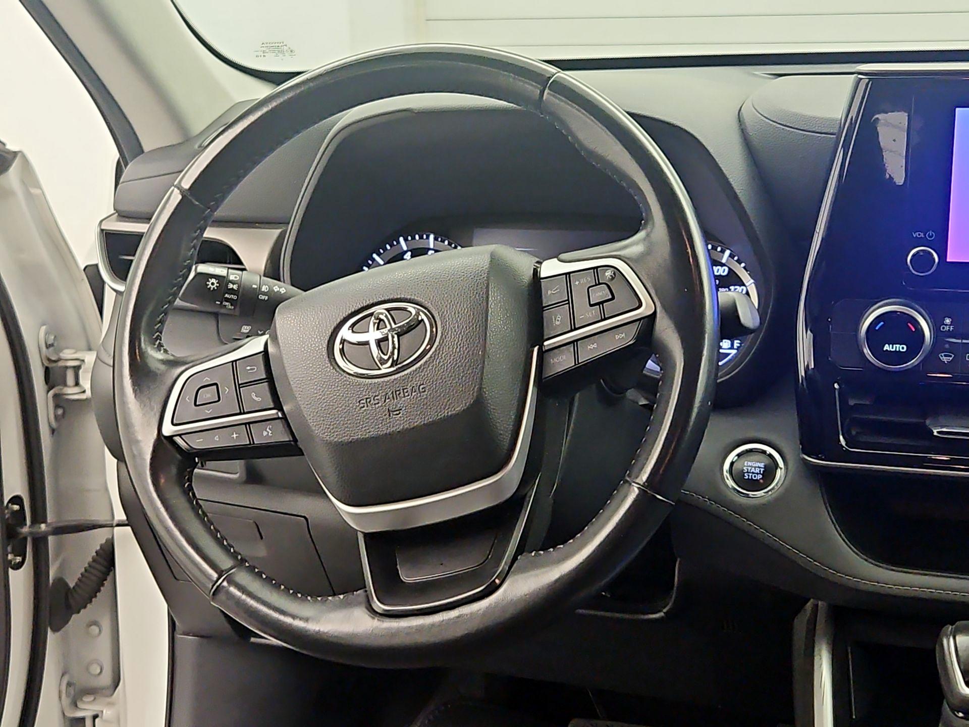 Thumbnail: 2023 Toyota Highlander - 10