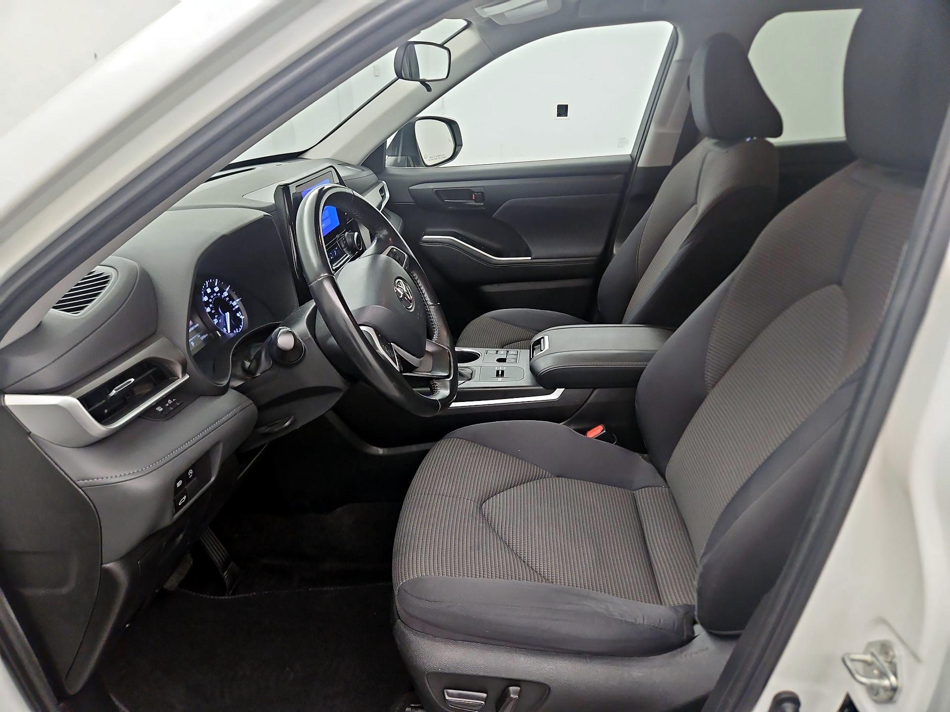 Thumbnail: 2023 Toyota Highlander - 11