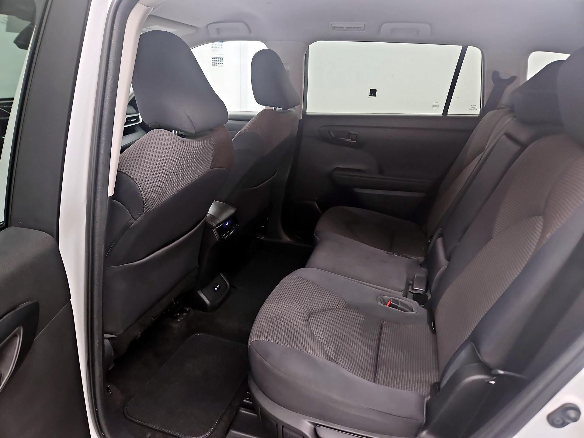 Thumbnail: 2023 Toyota Highlander - 16