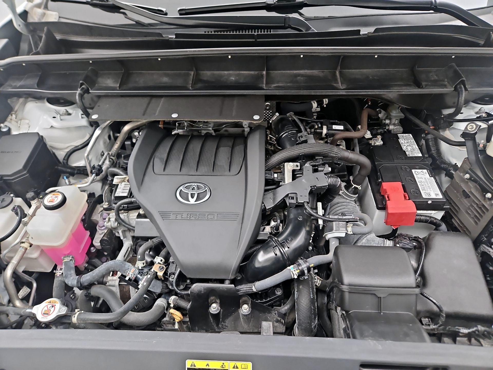 Thumbnail: 2023 Toyota Highlander - 18