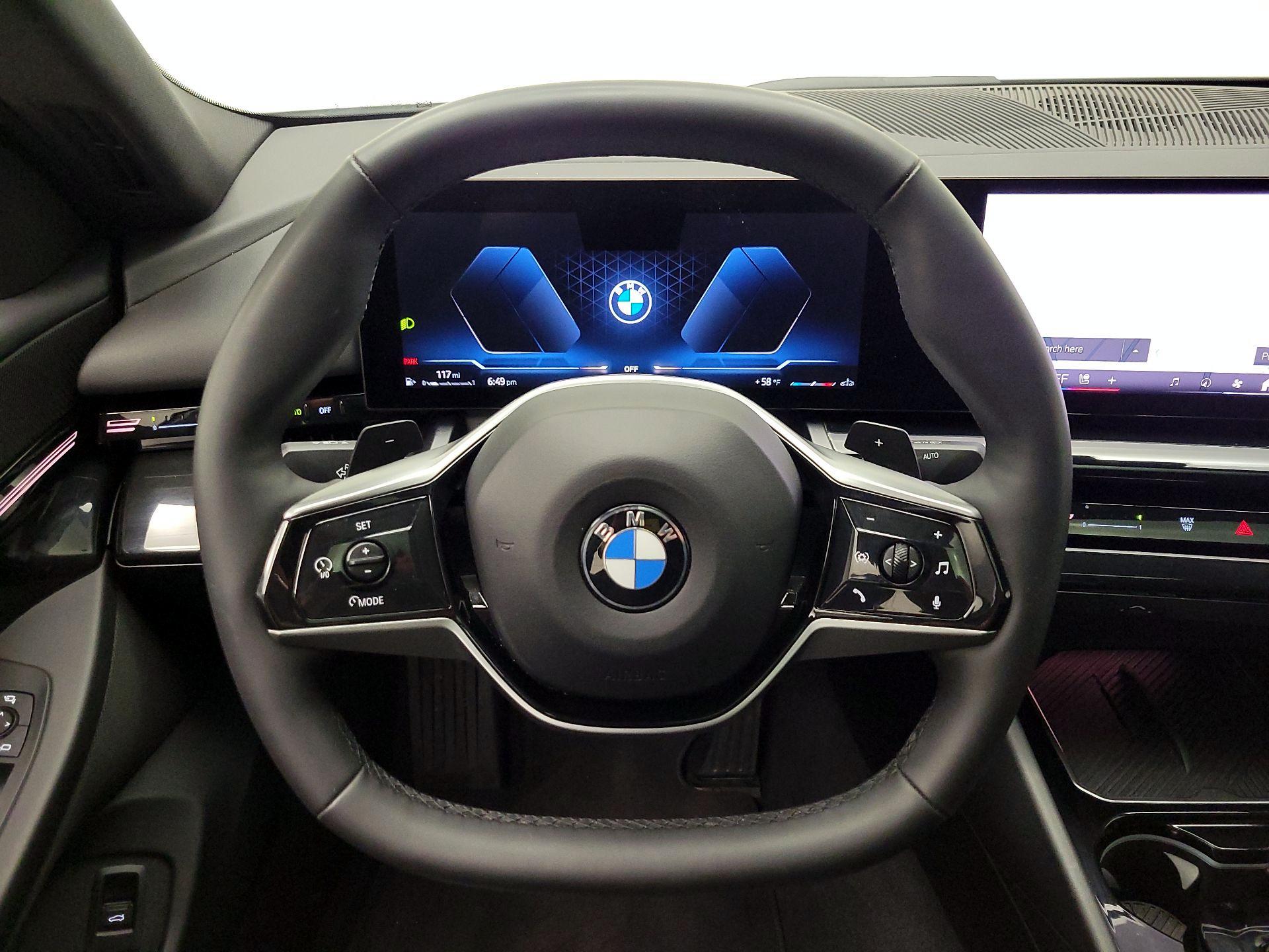 Thumbnail: 2024 BMW 5 Series - 10