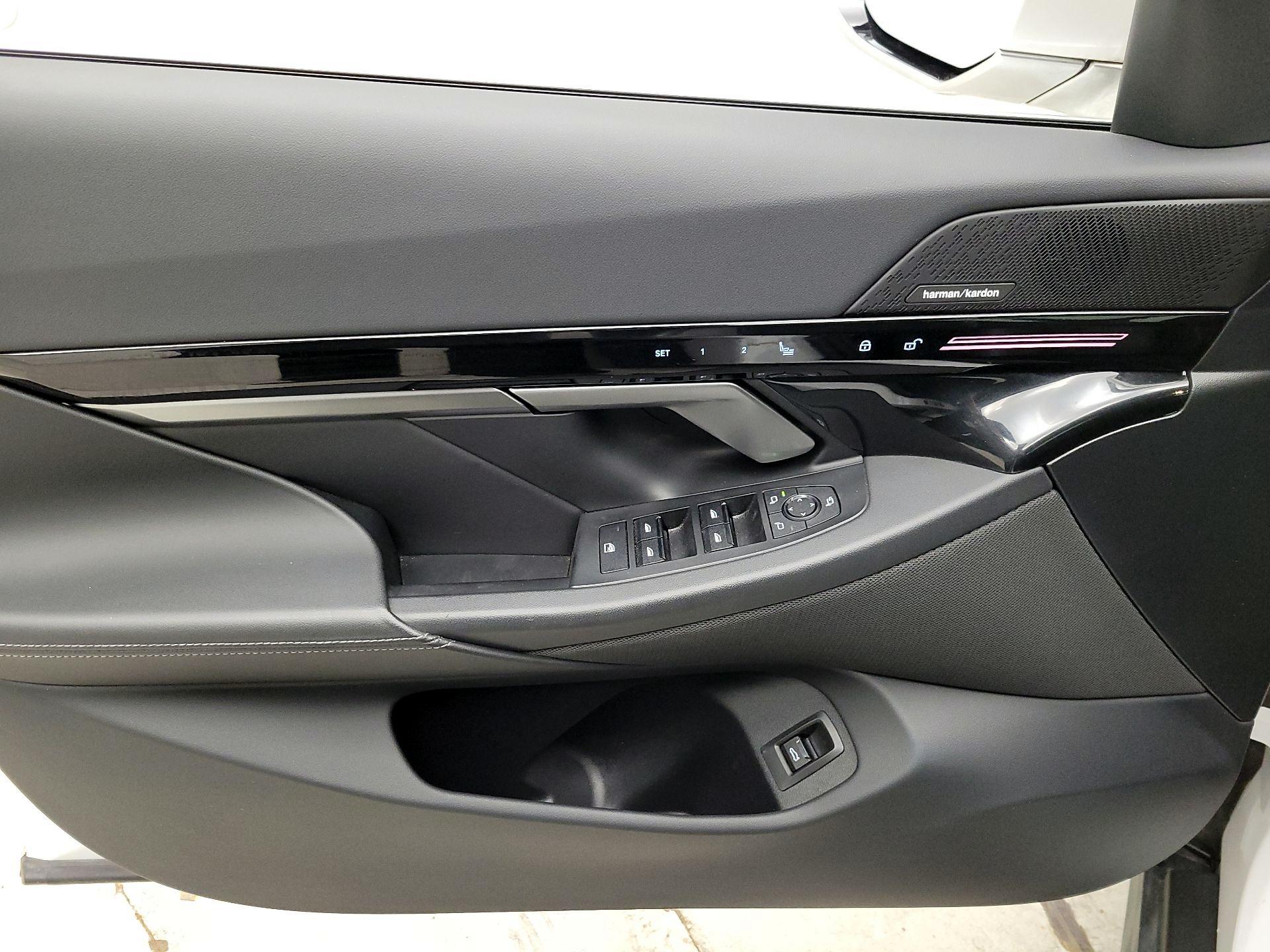 Thumbnail: 2024 BMW 5 Series - 12