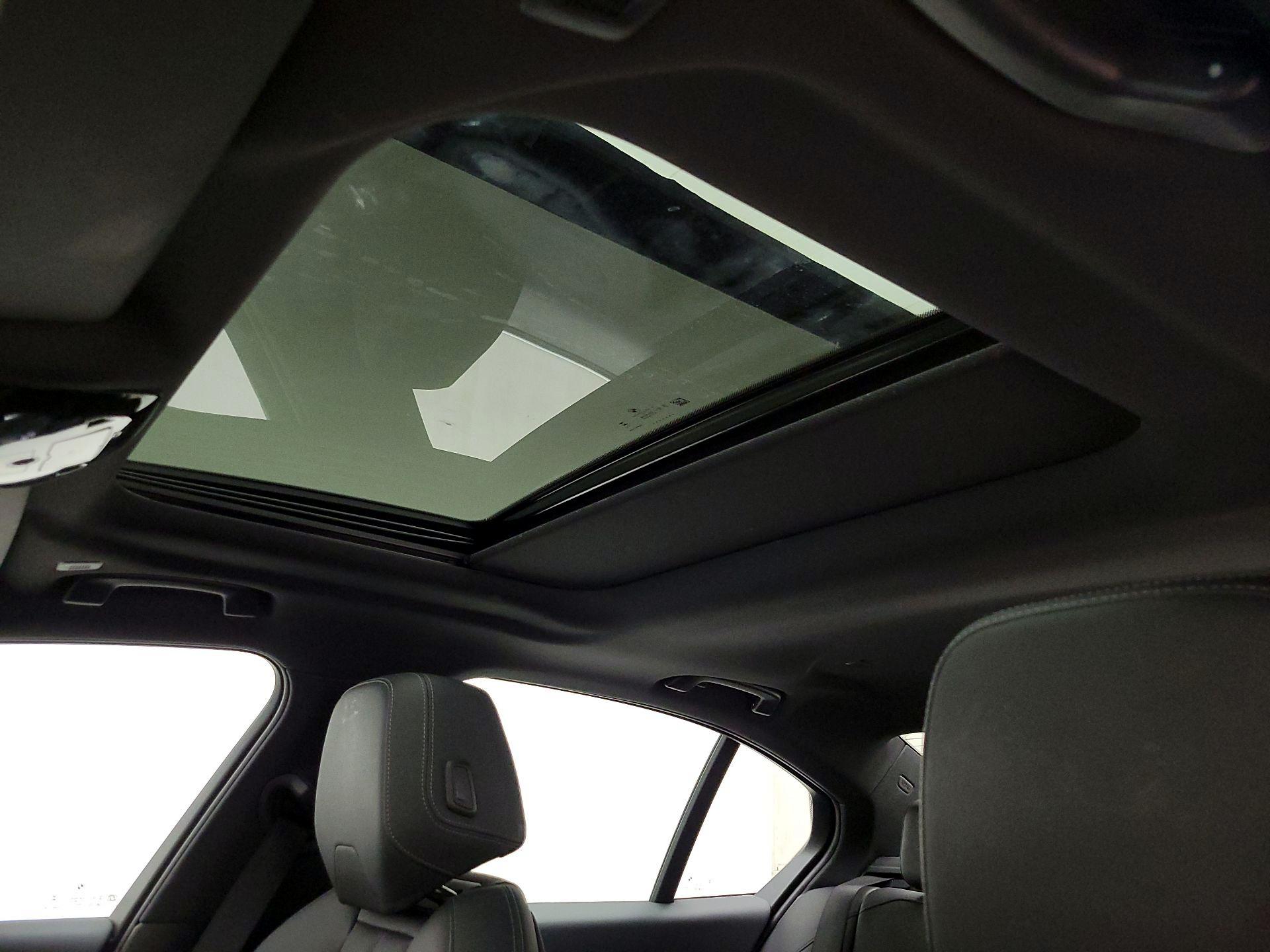 Thumbnail: 2024 BMW 5 Series - 20