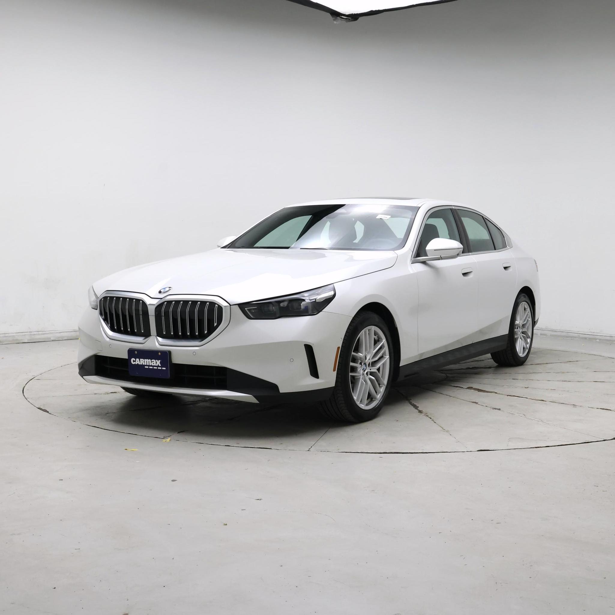 Thumbnail: 2024 BMW 5 Series - 4